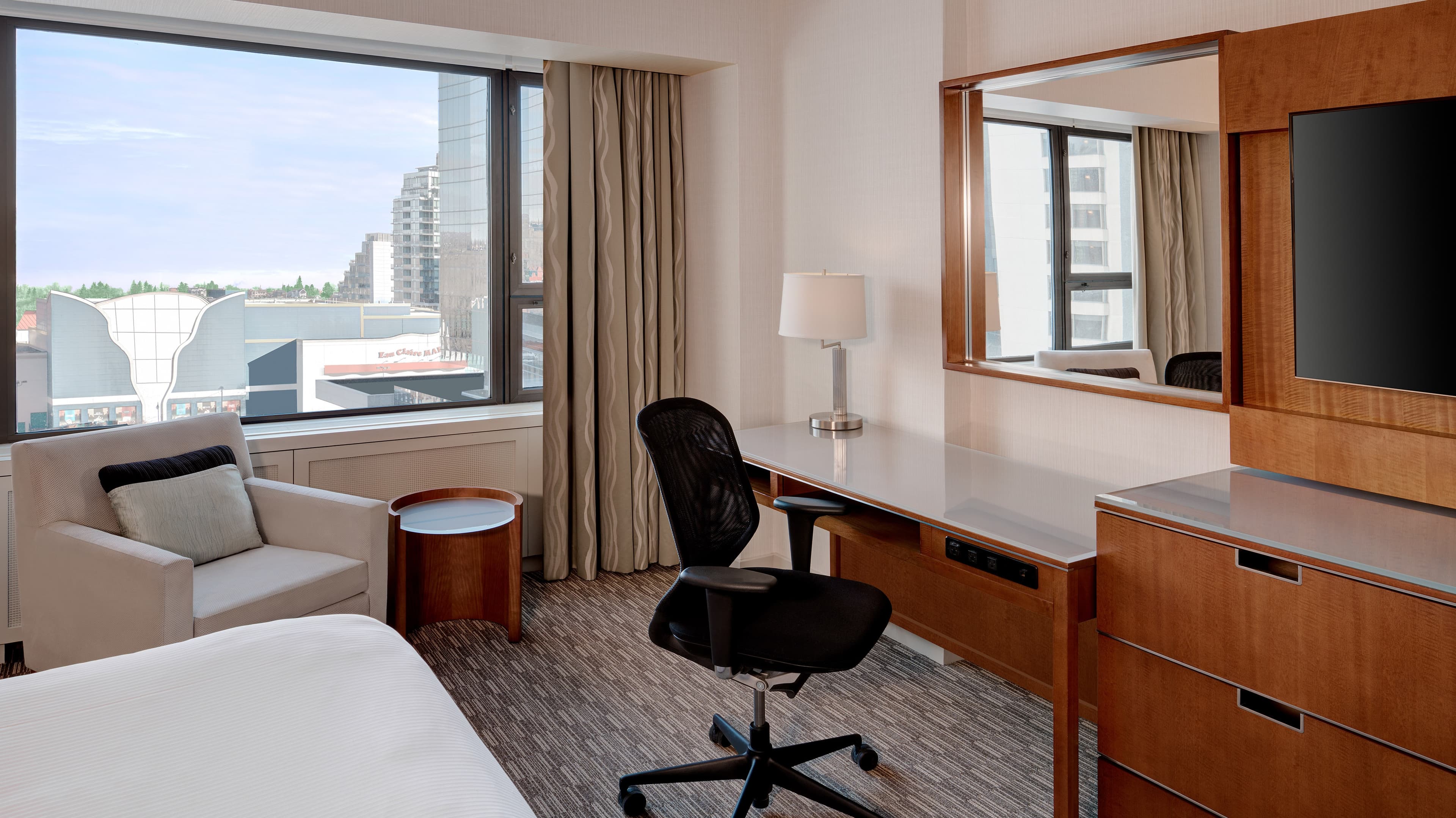 The Westin Calgary - Image 3