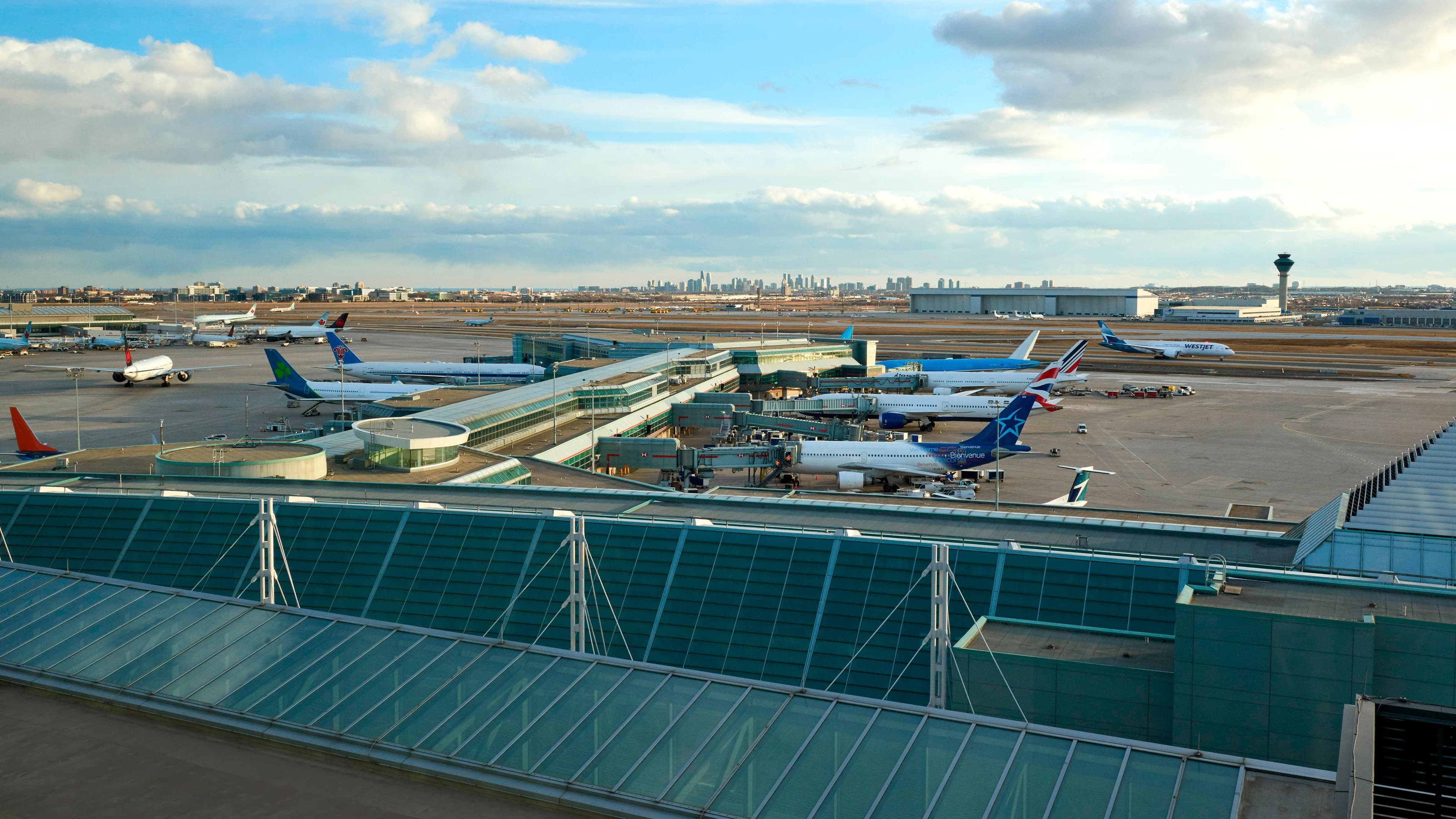 Sheraton Gateway Hotel in Toronto International Airport - Image 5