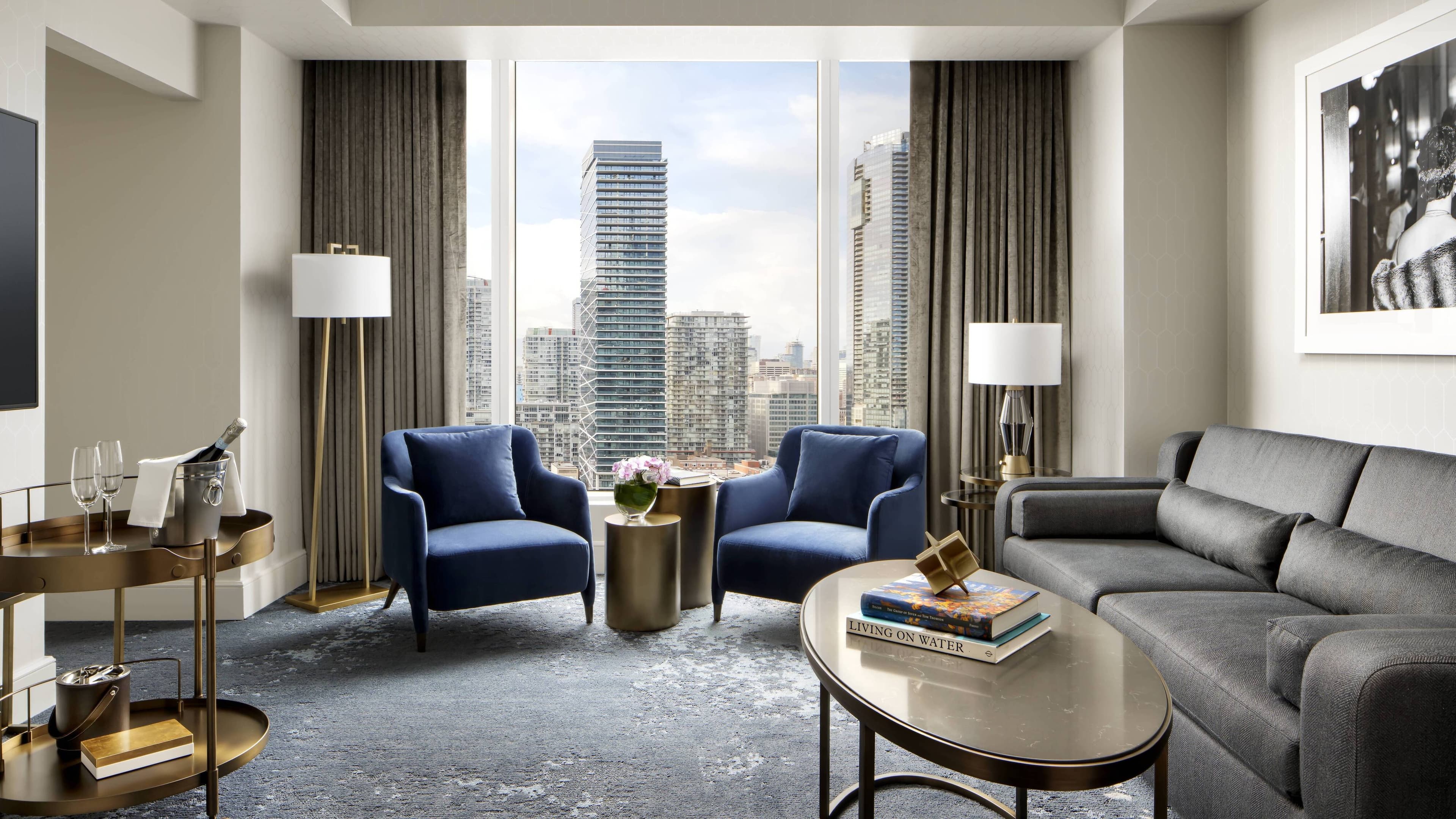 Club Corner Suite - Image 1