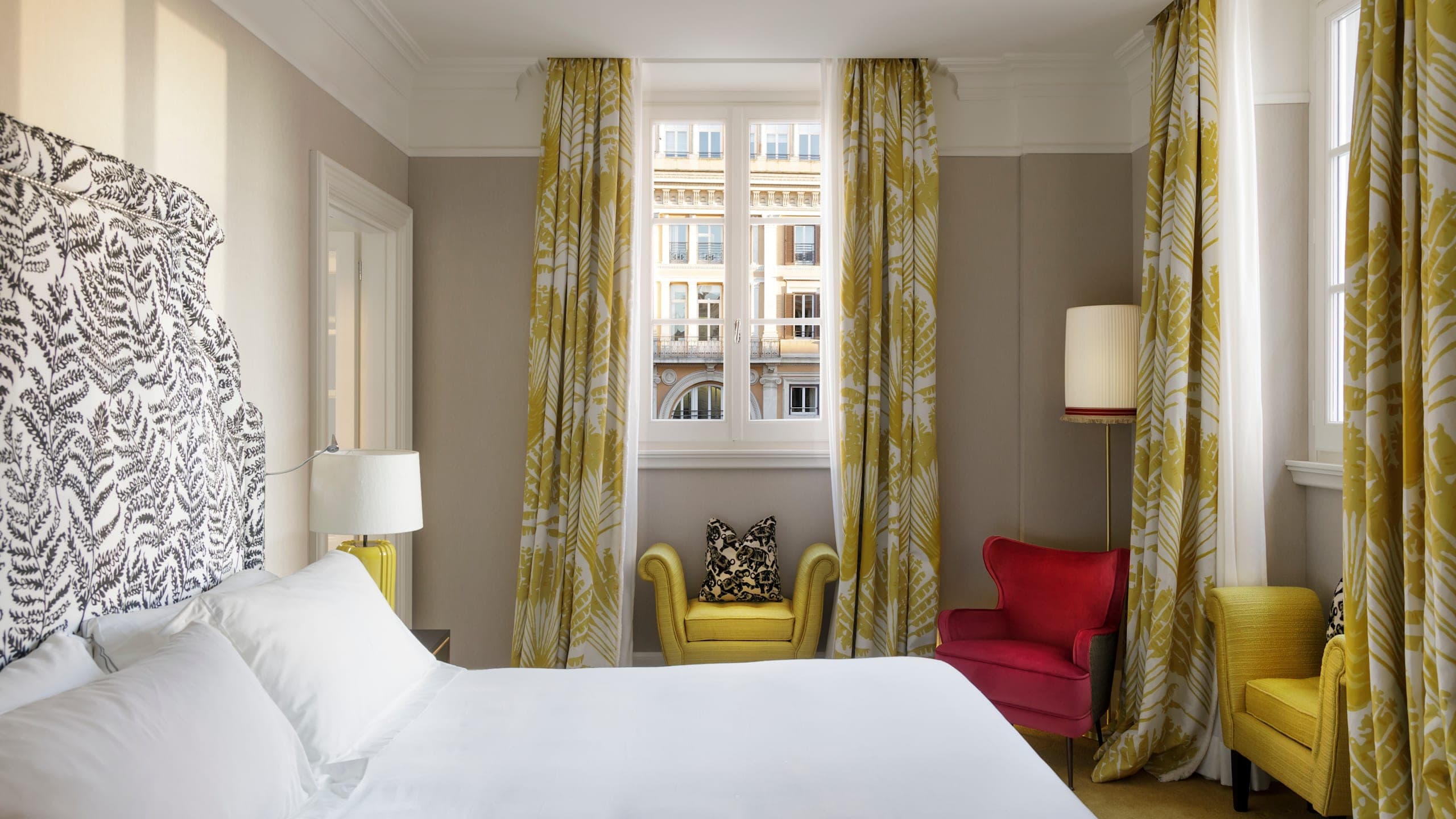 Deluxe Room - Image 5