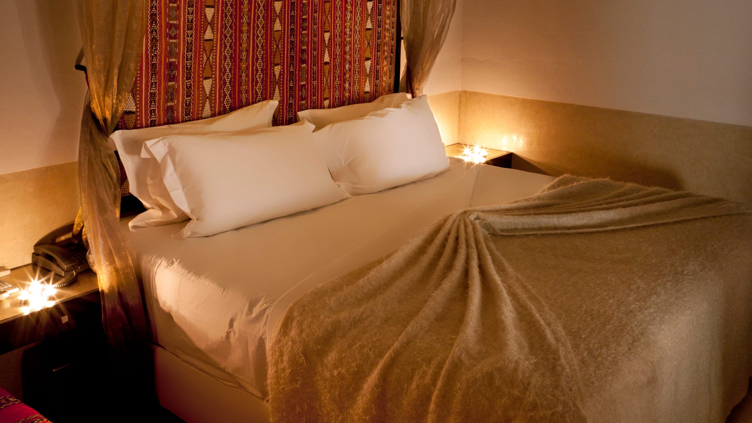 Superior Suite - Image 14