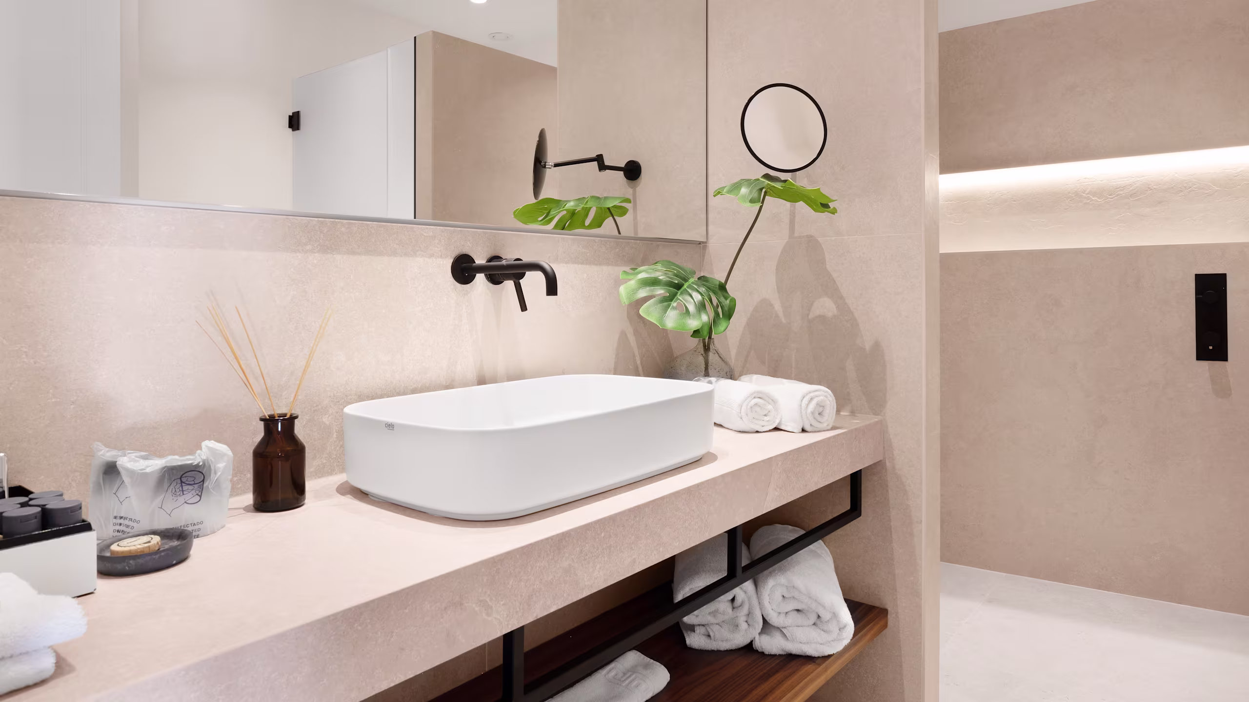 Junior Suite - Image 3