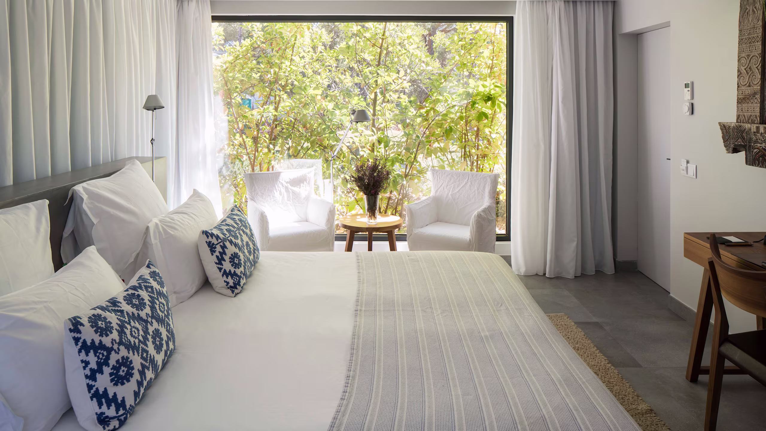 Spa Room King Bed - Image 2