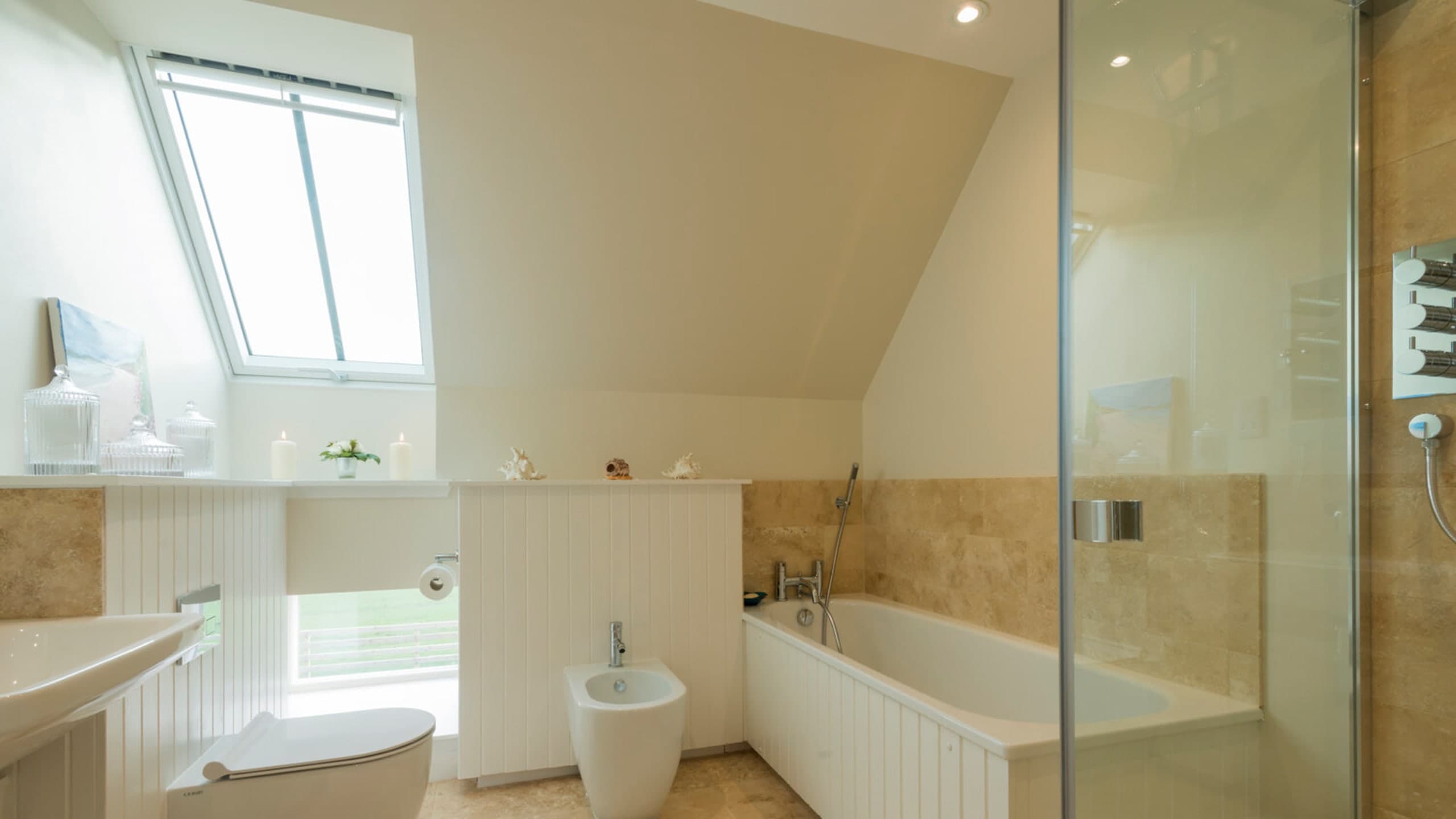 Grand Family Cottage - Image 2