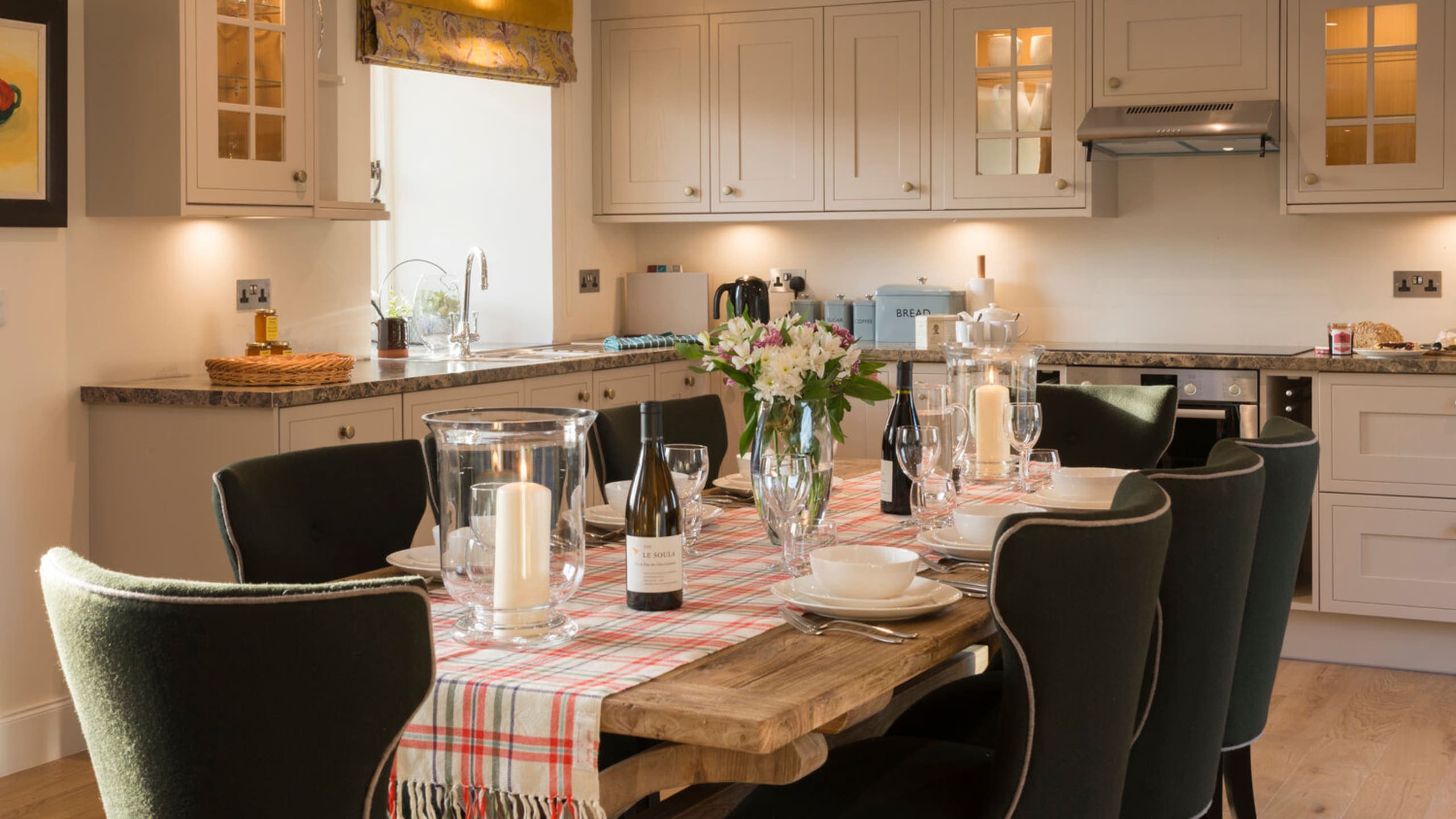 Grand Family Cottage - Image 1