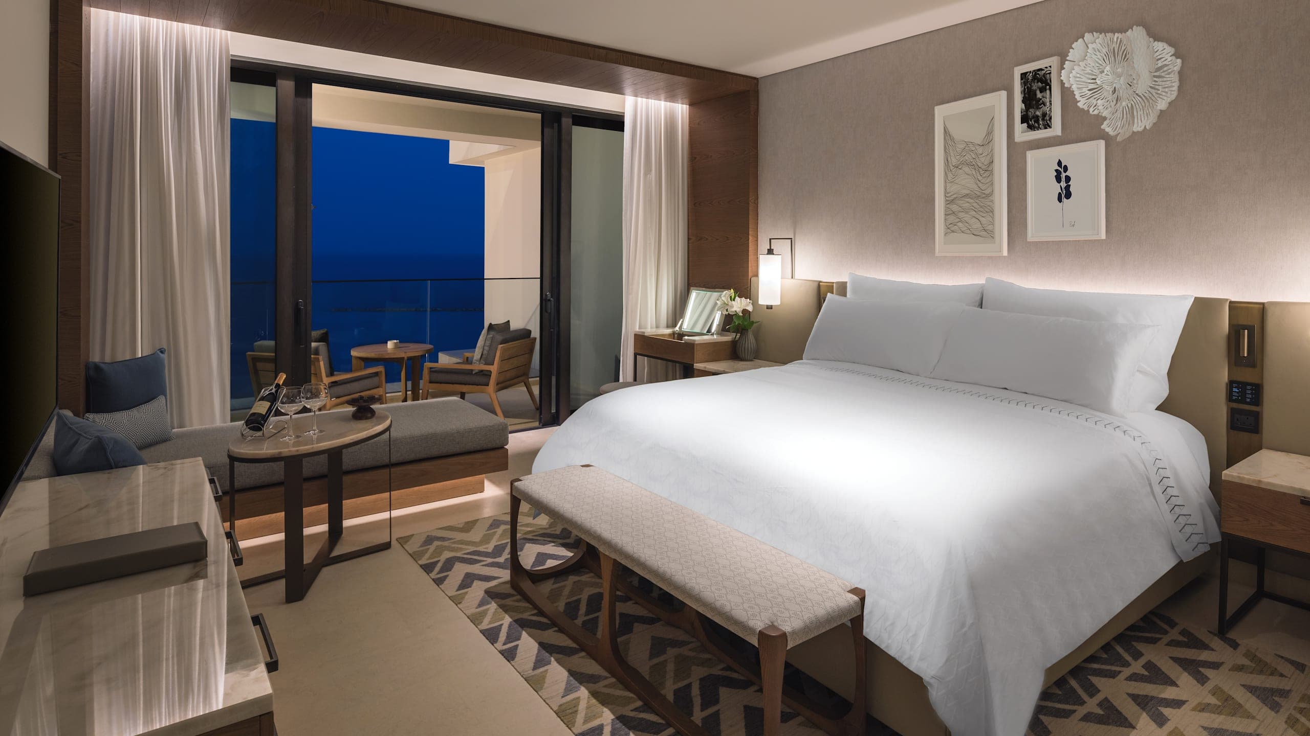 Deluxe Sea View Room - Image 5