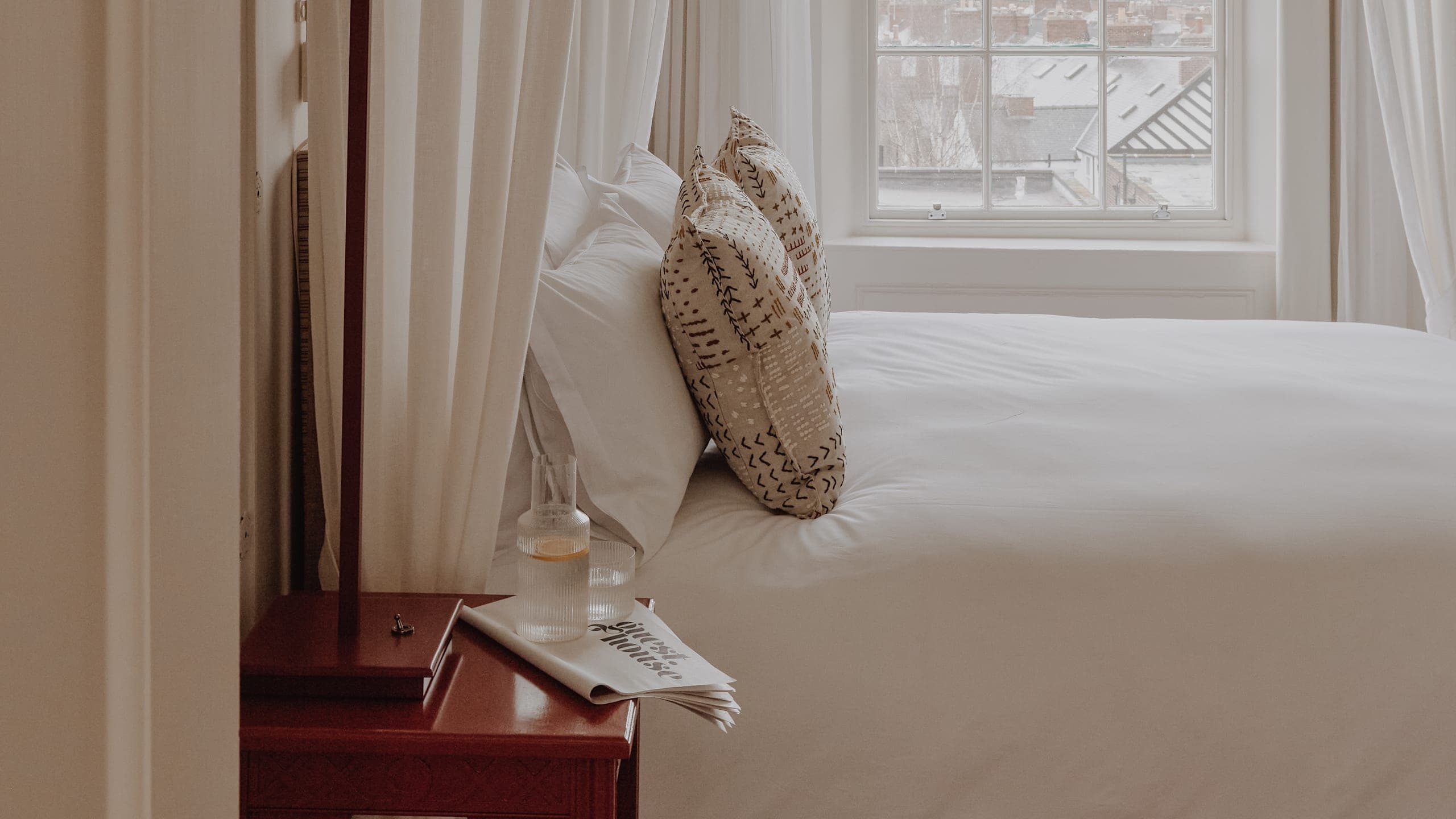 Guest Room - Image 2