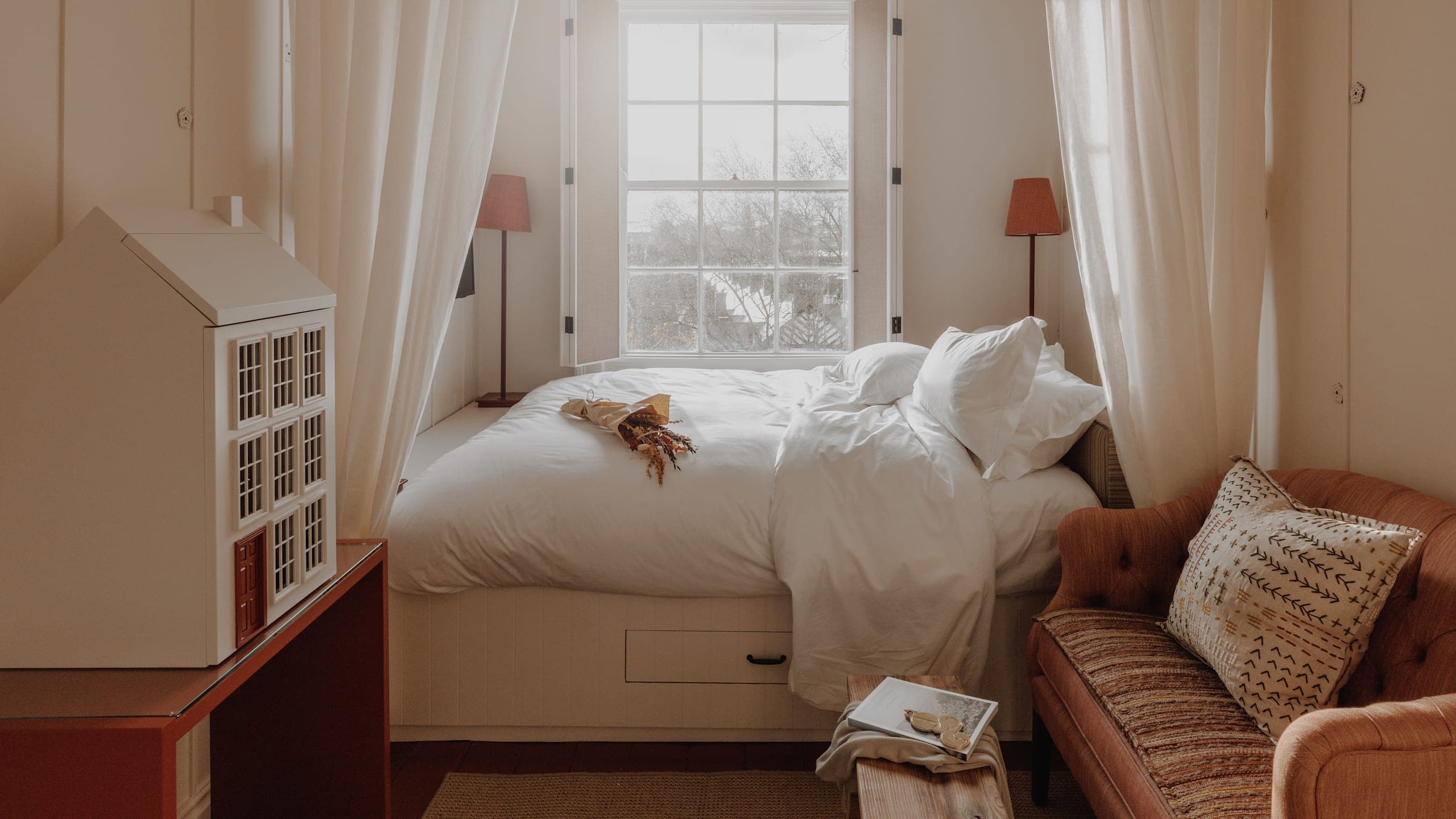 Small Guest Room - Image 2