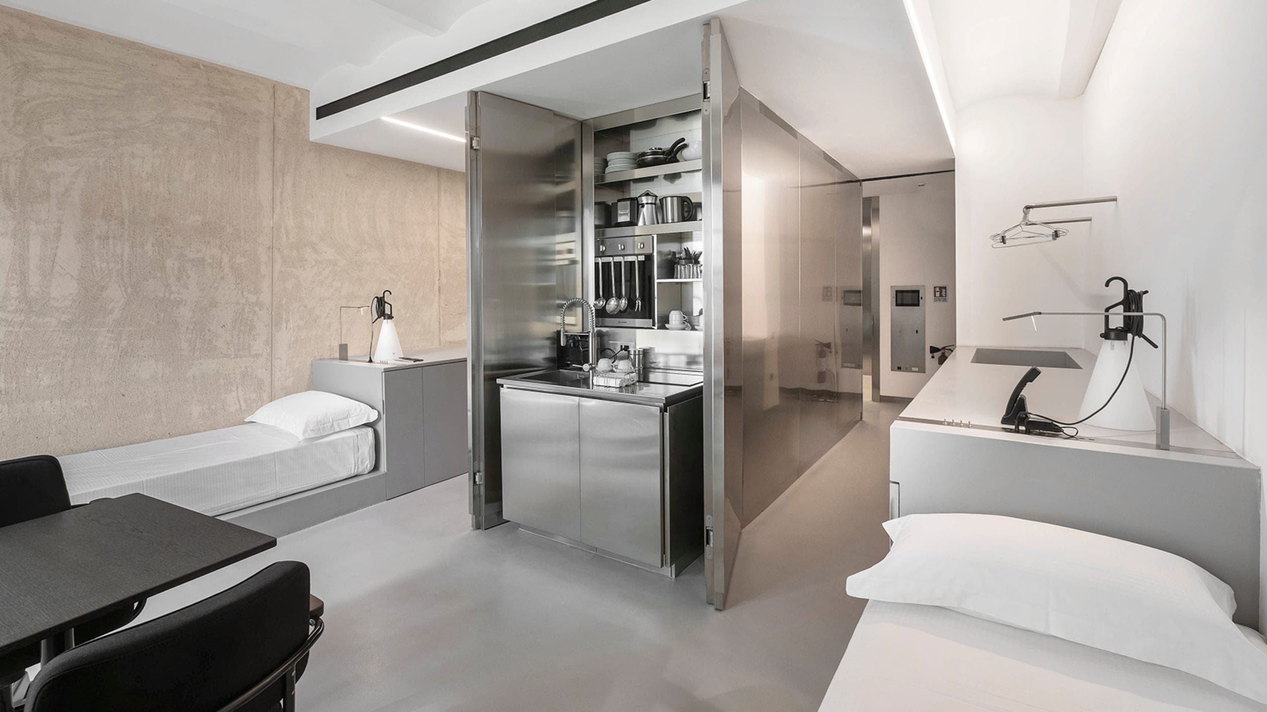 Studio Apartment - Image 8