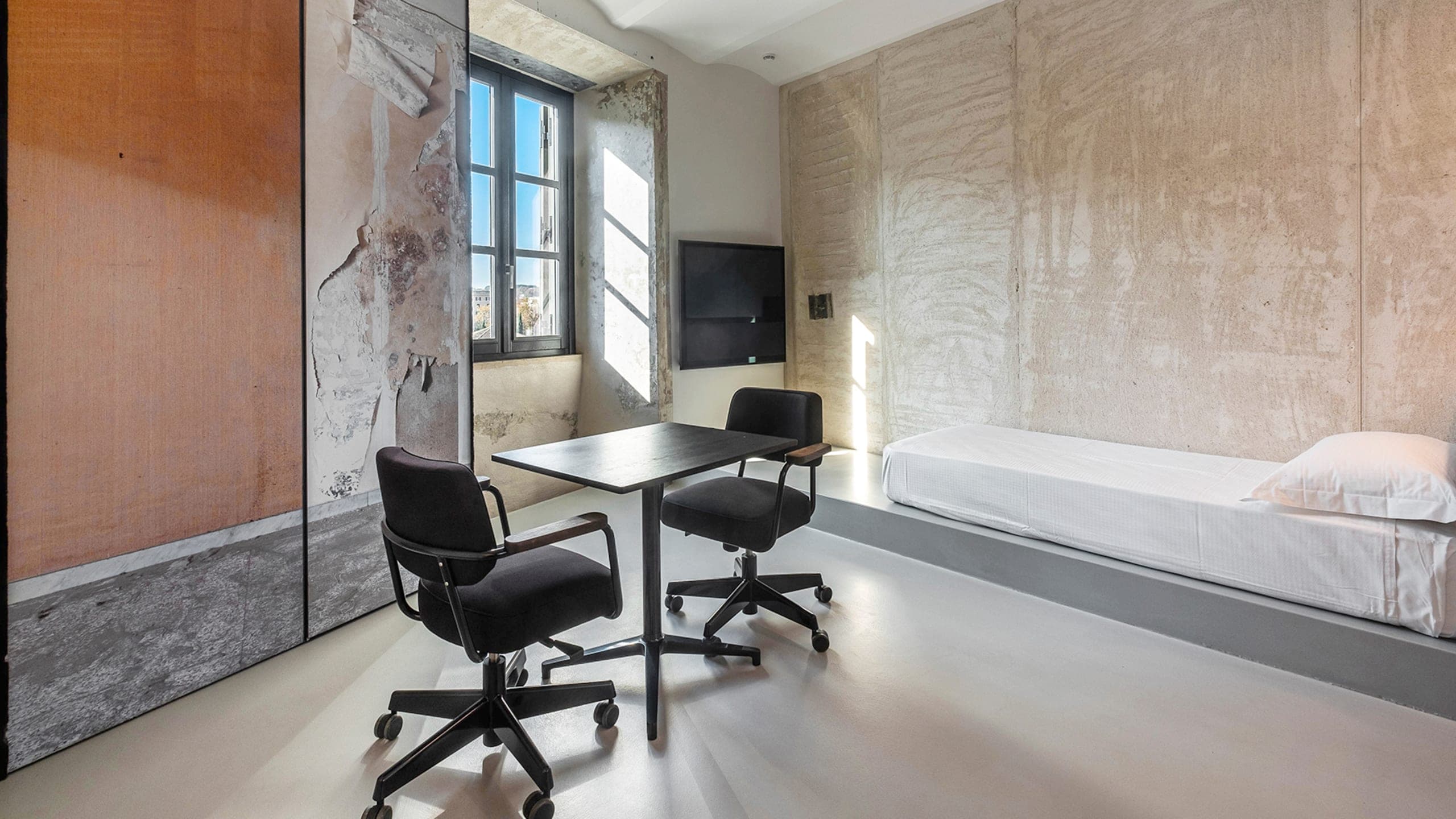 Studio Apartment - Image 7