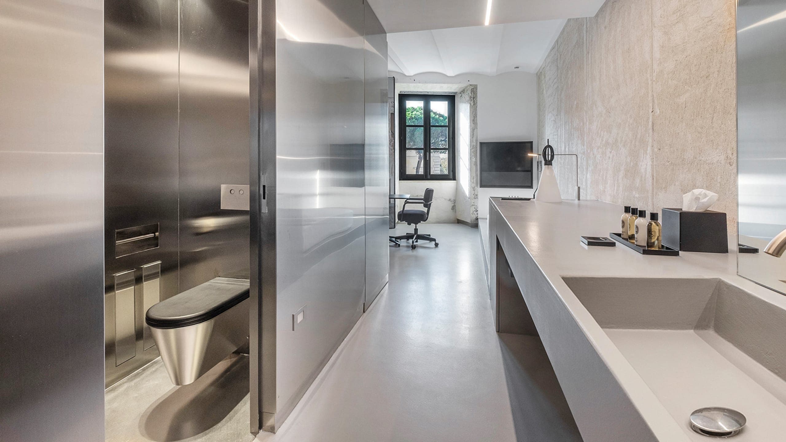 Studio Apartment - Image 6