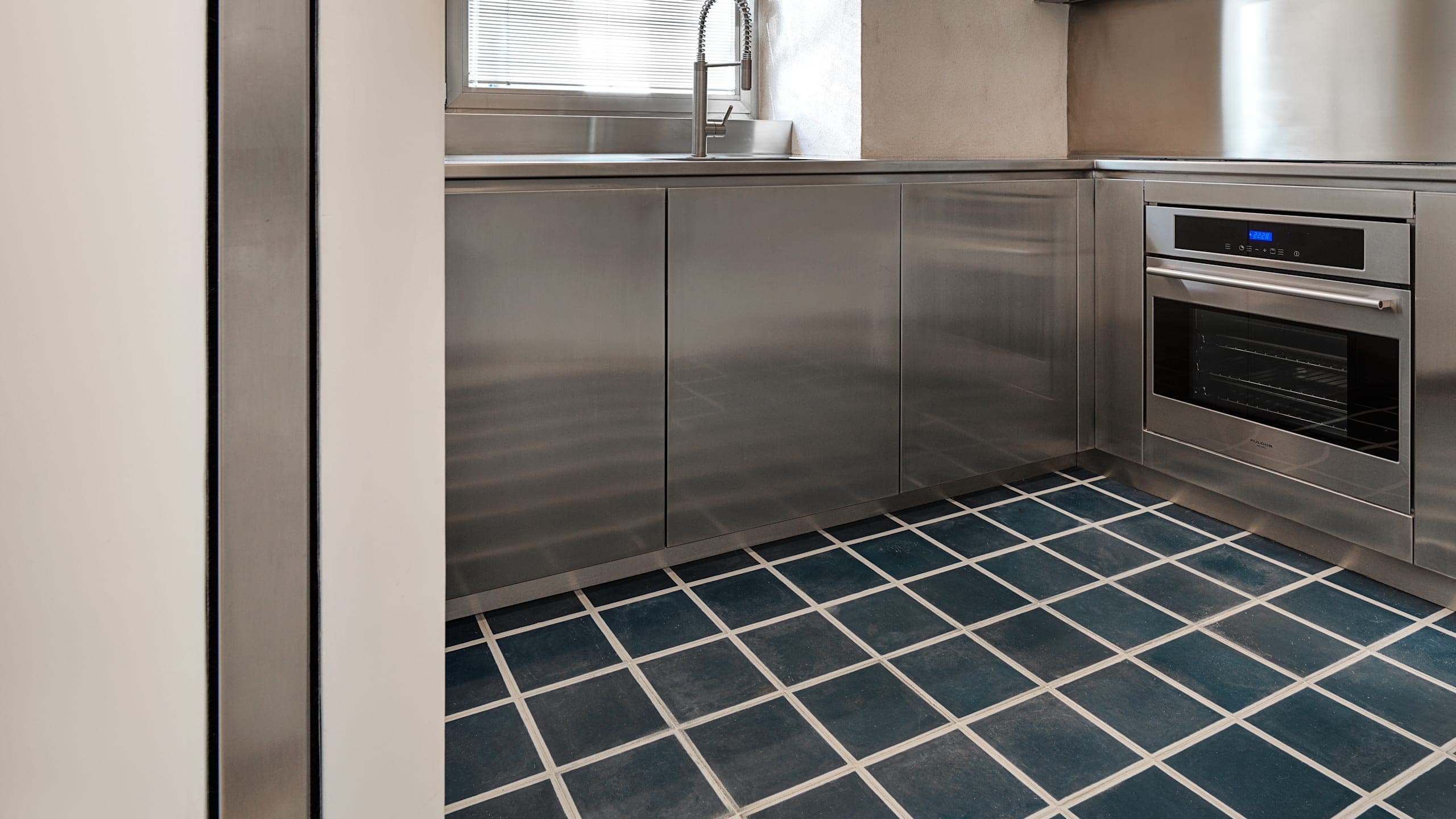 Studio Apartment - Image 5