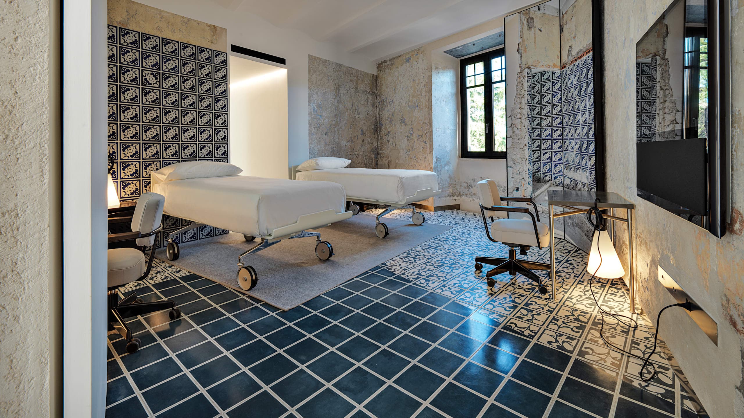 Rhinoceros Roma - Image 2