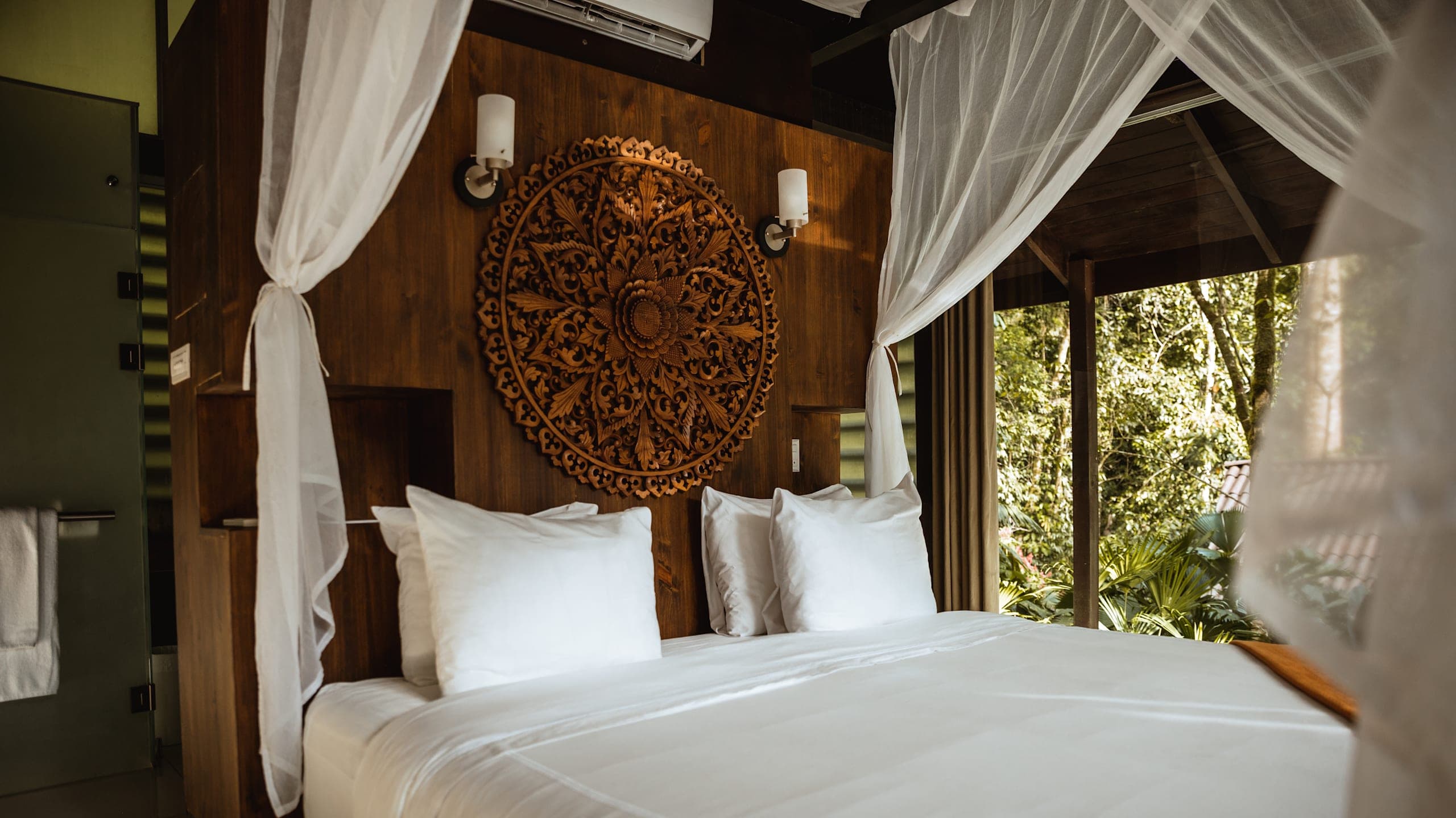 Jungle Spa Villa - Image 1