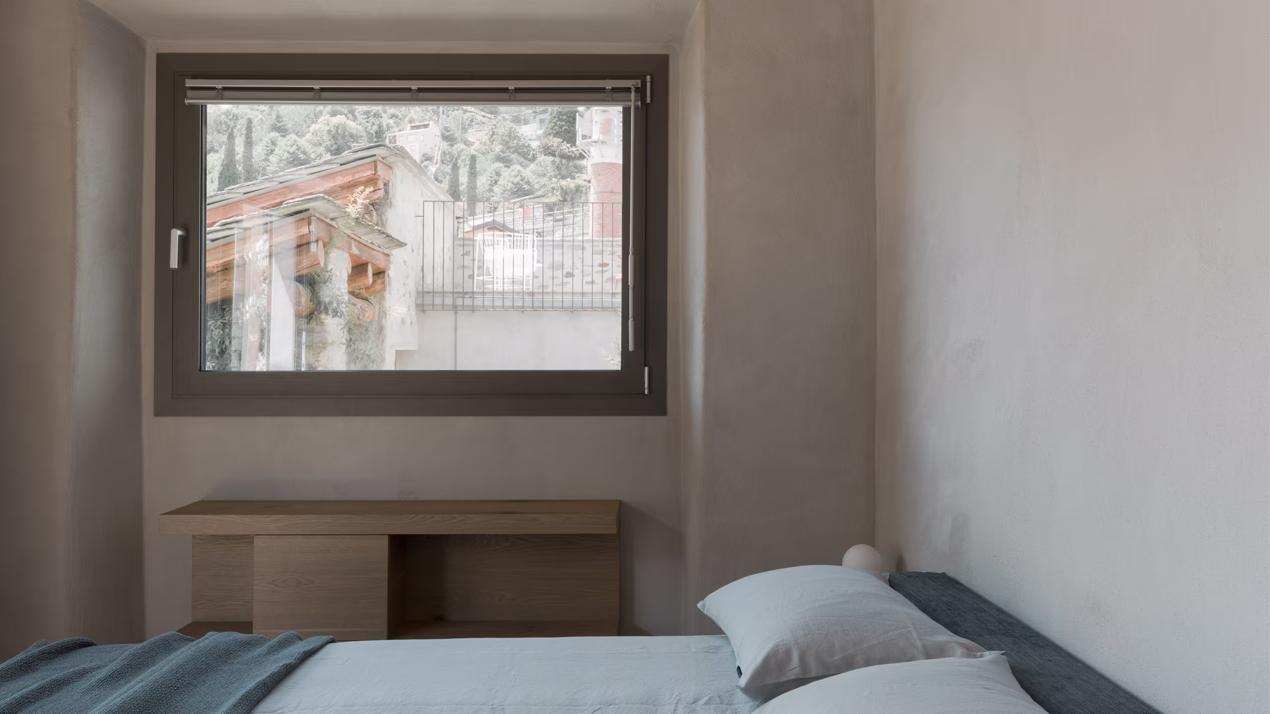 Deluxe Double with a Terrace and Lake View - Image 5