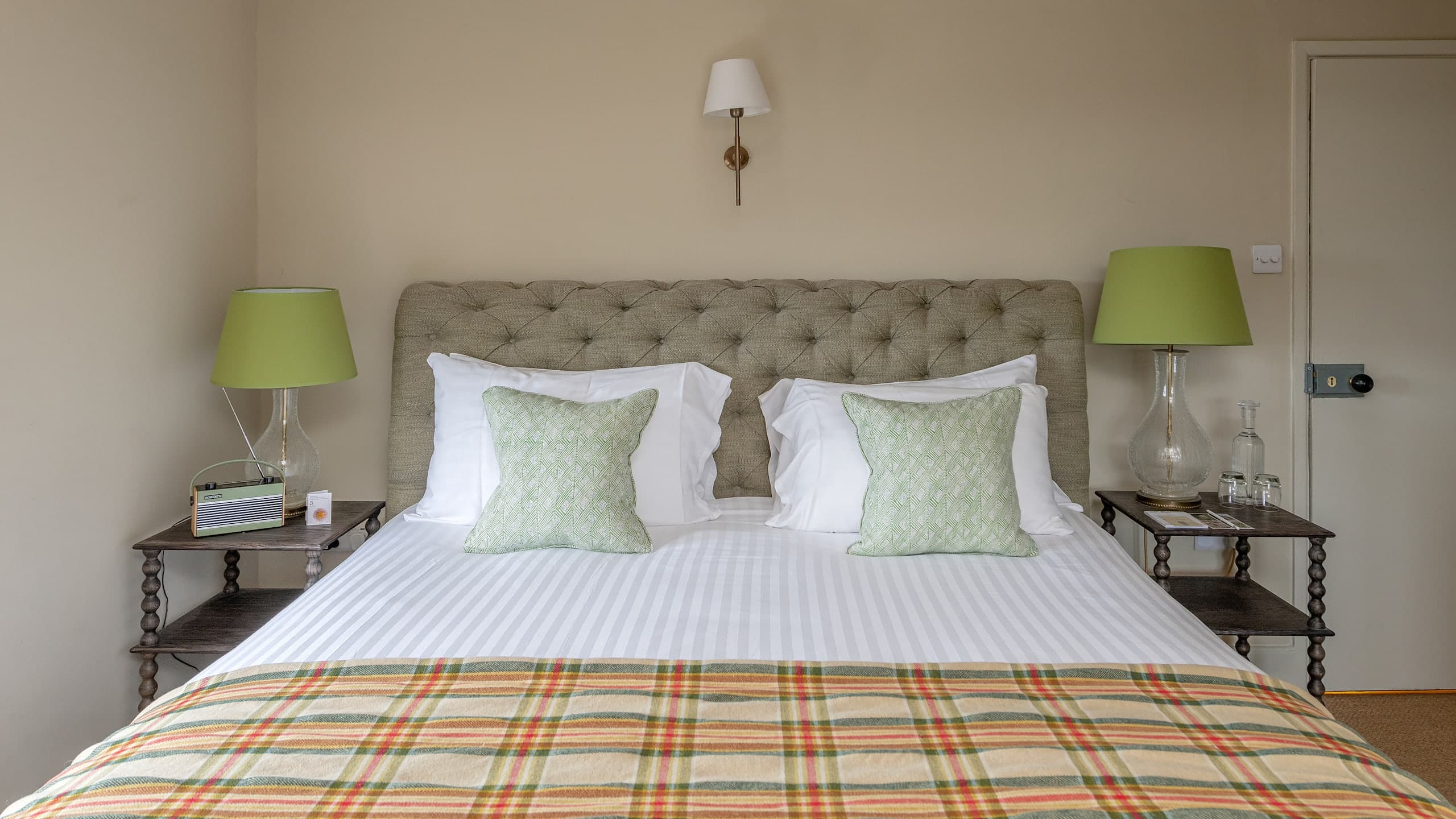 Medium Double Room - Image 1