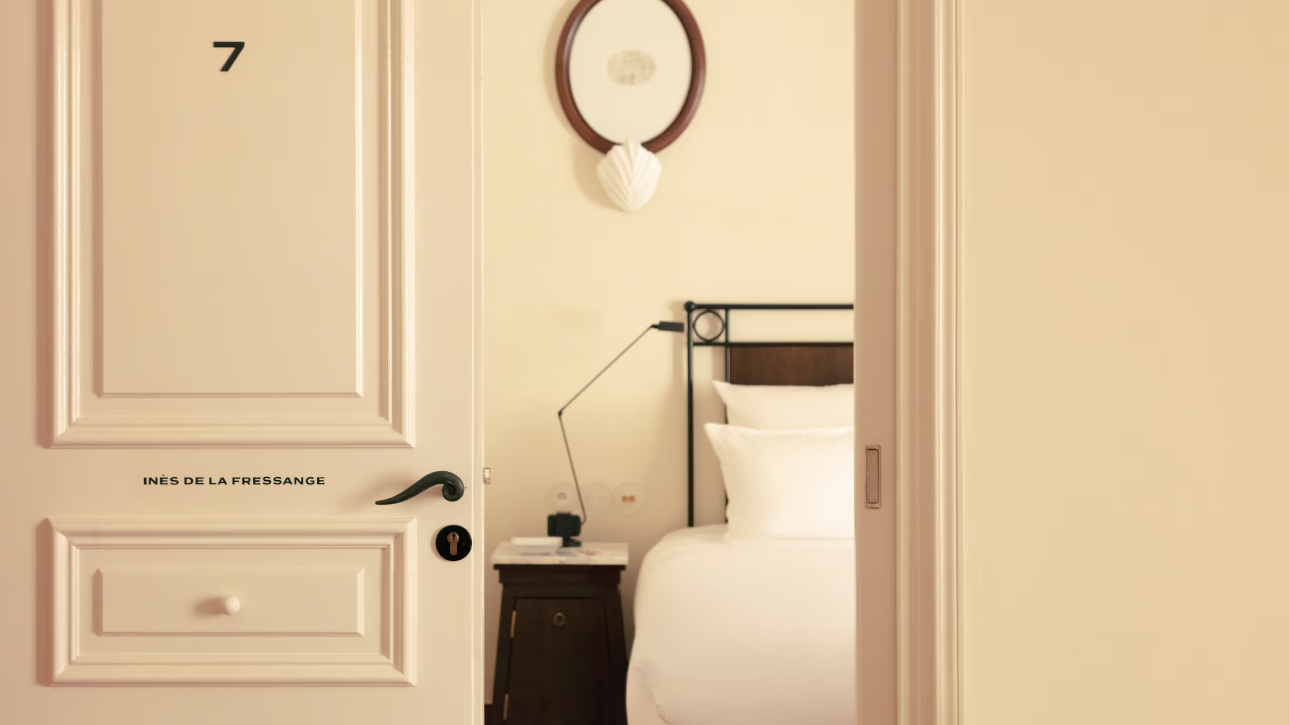 The Deluxe Suite - Image 3
