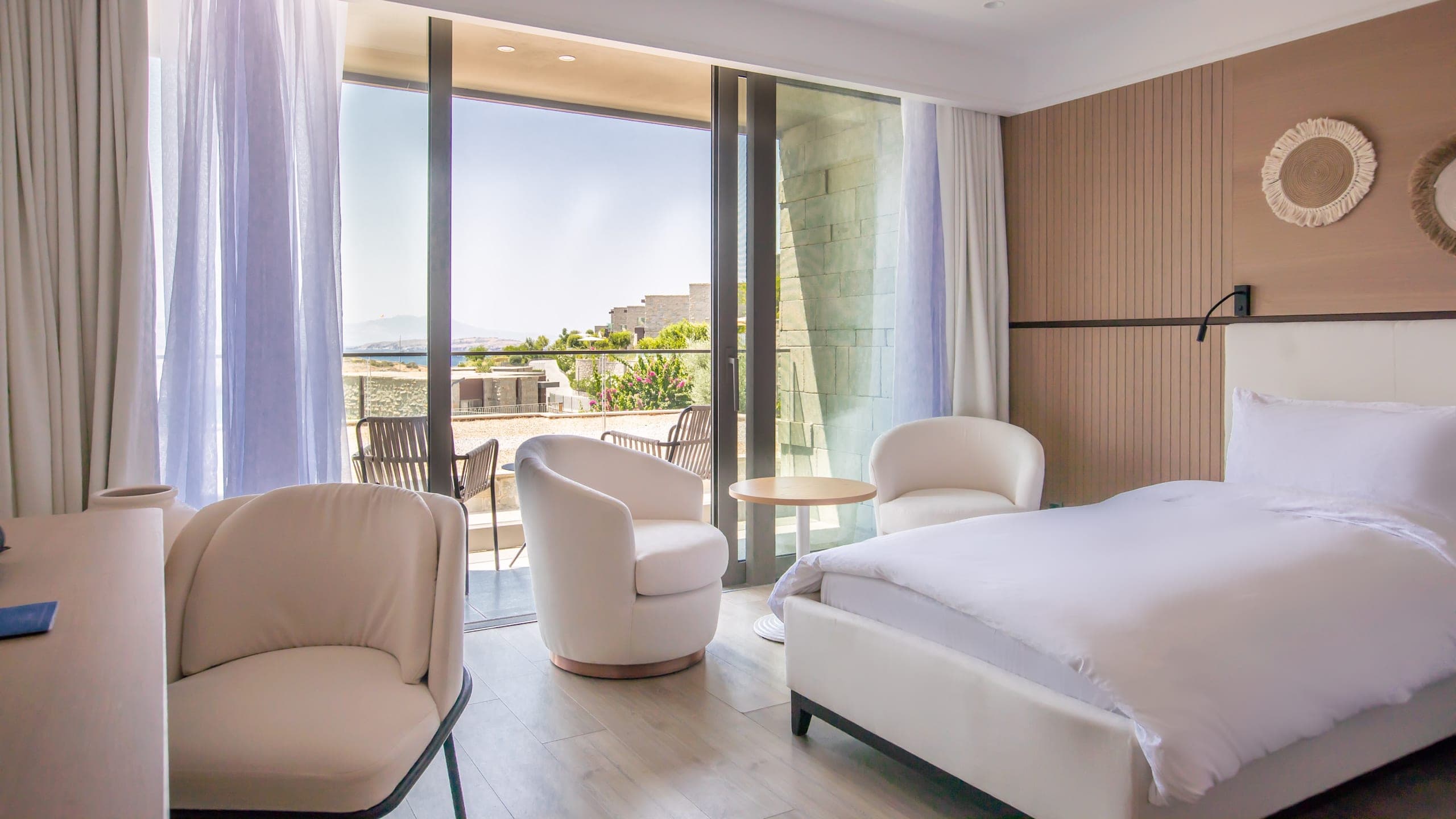 Deluxe Partial Sea View Room - Image 1