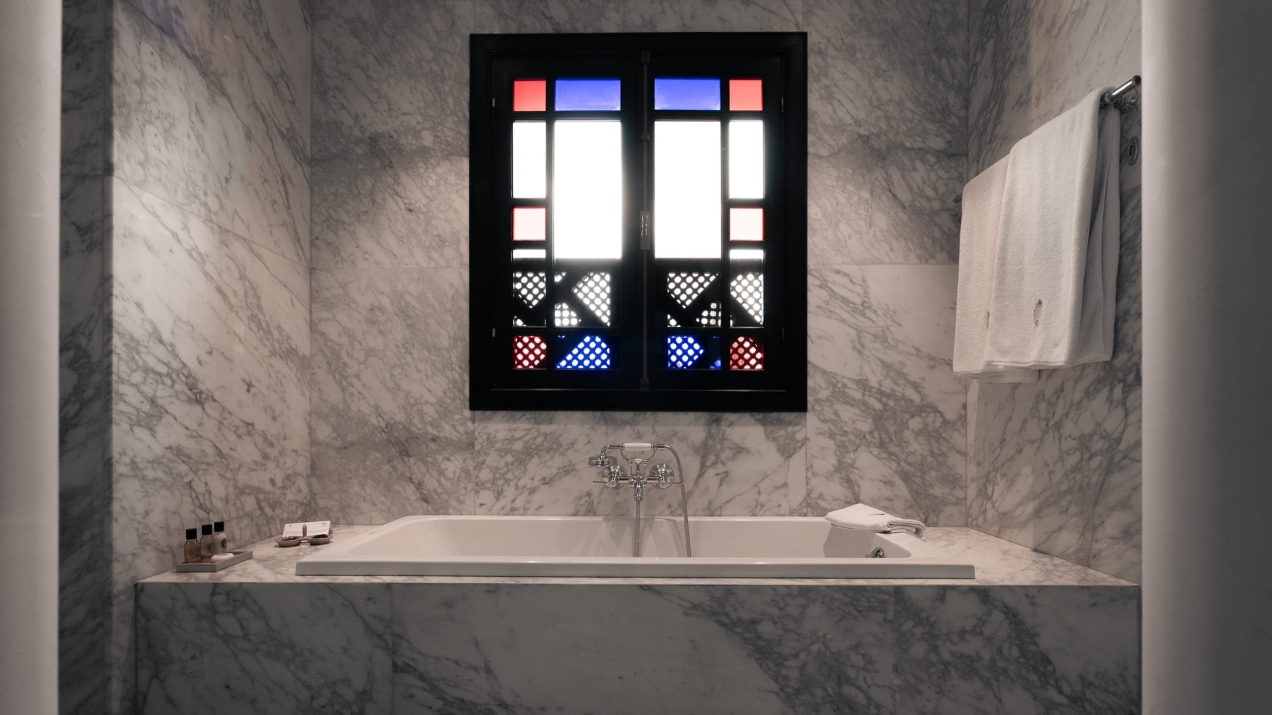 Deluxe Superior Room - Image 7