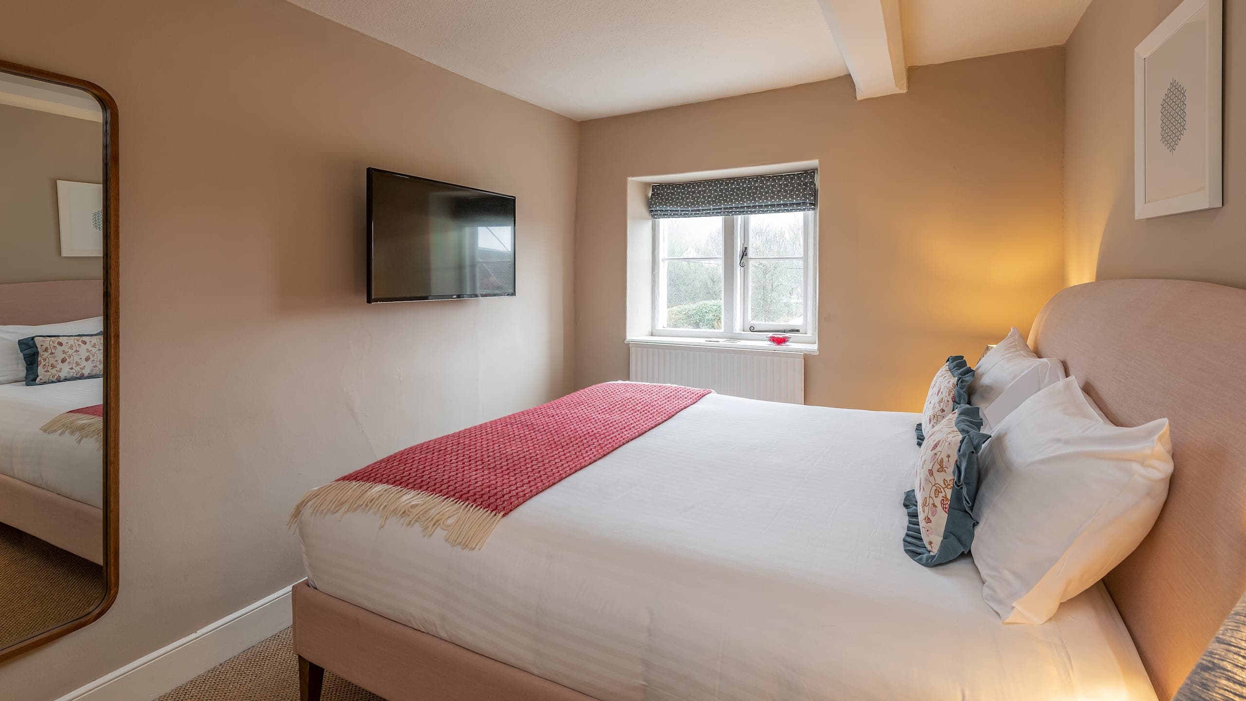 The Bath Arms at Longleat - Image 2