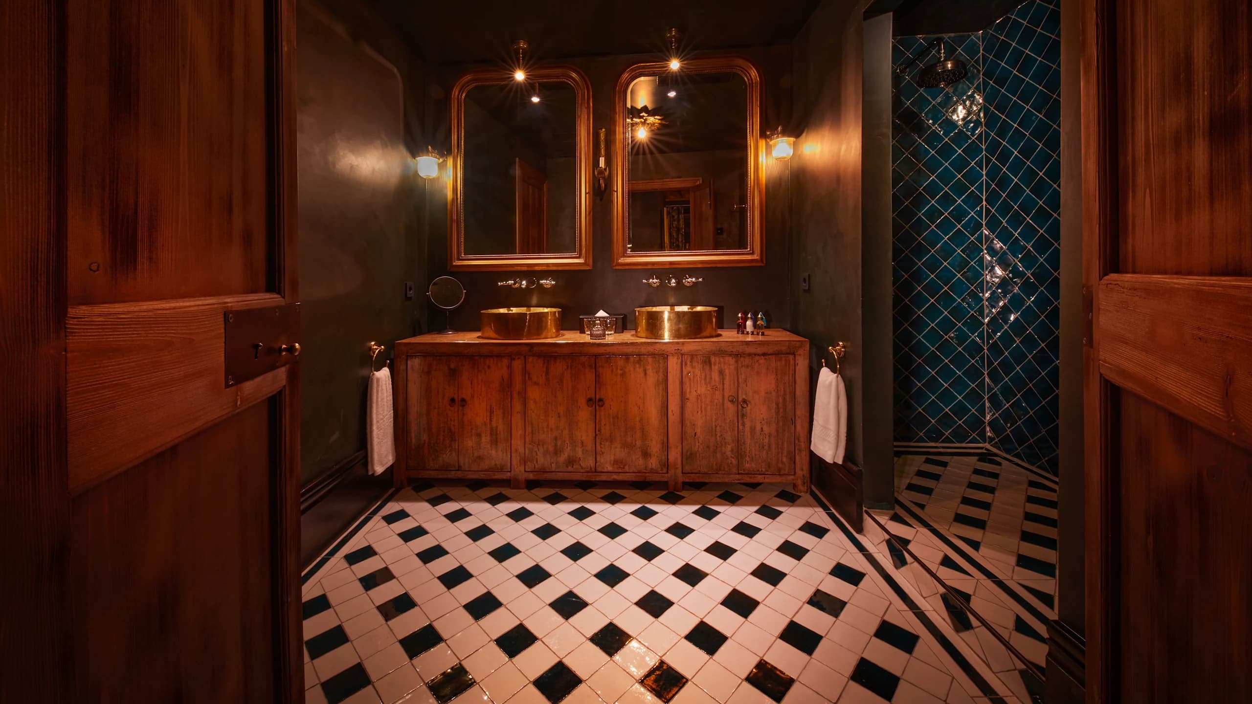 Suite Nueve - Image 4