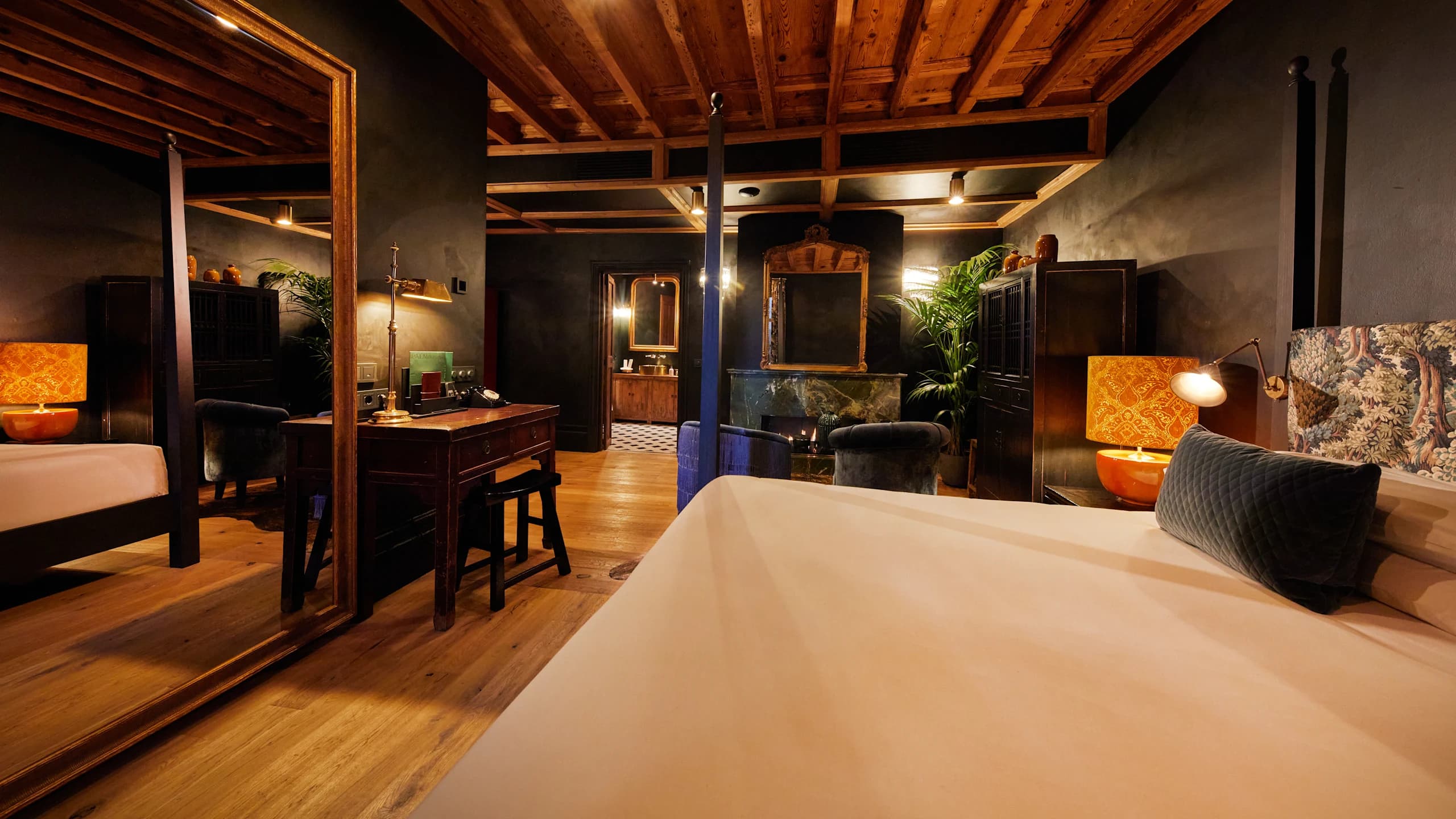 Suite Nueve - Image 1