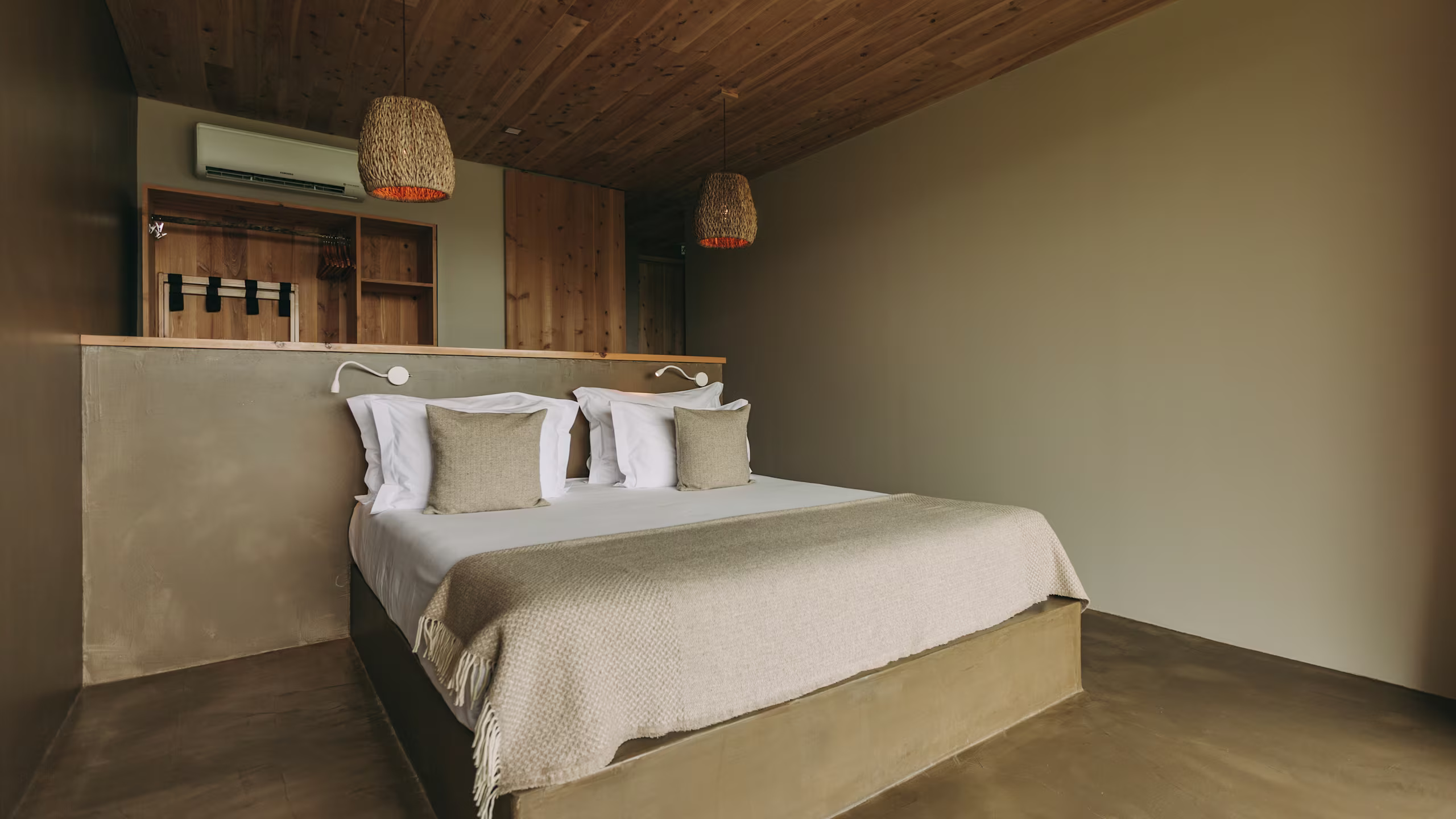 Retreat T2 - Image 2