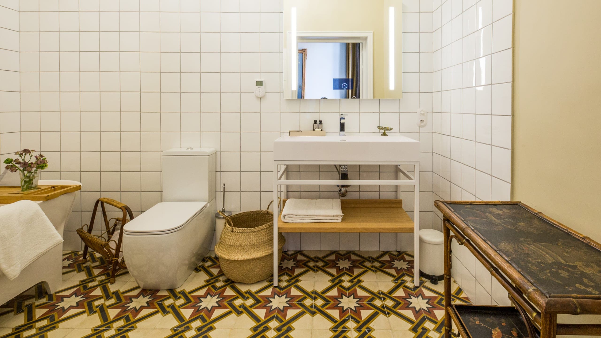 Blue Room - Image 9
