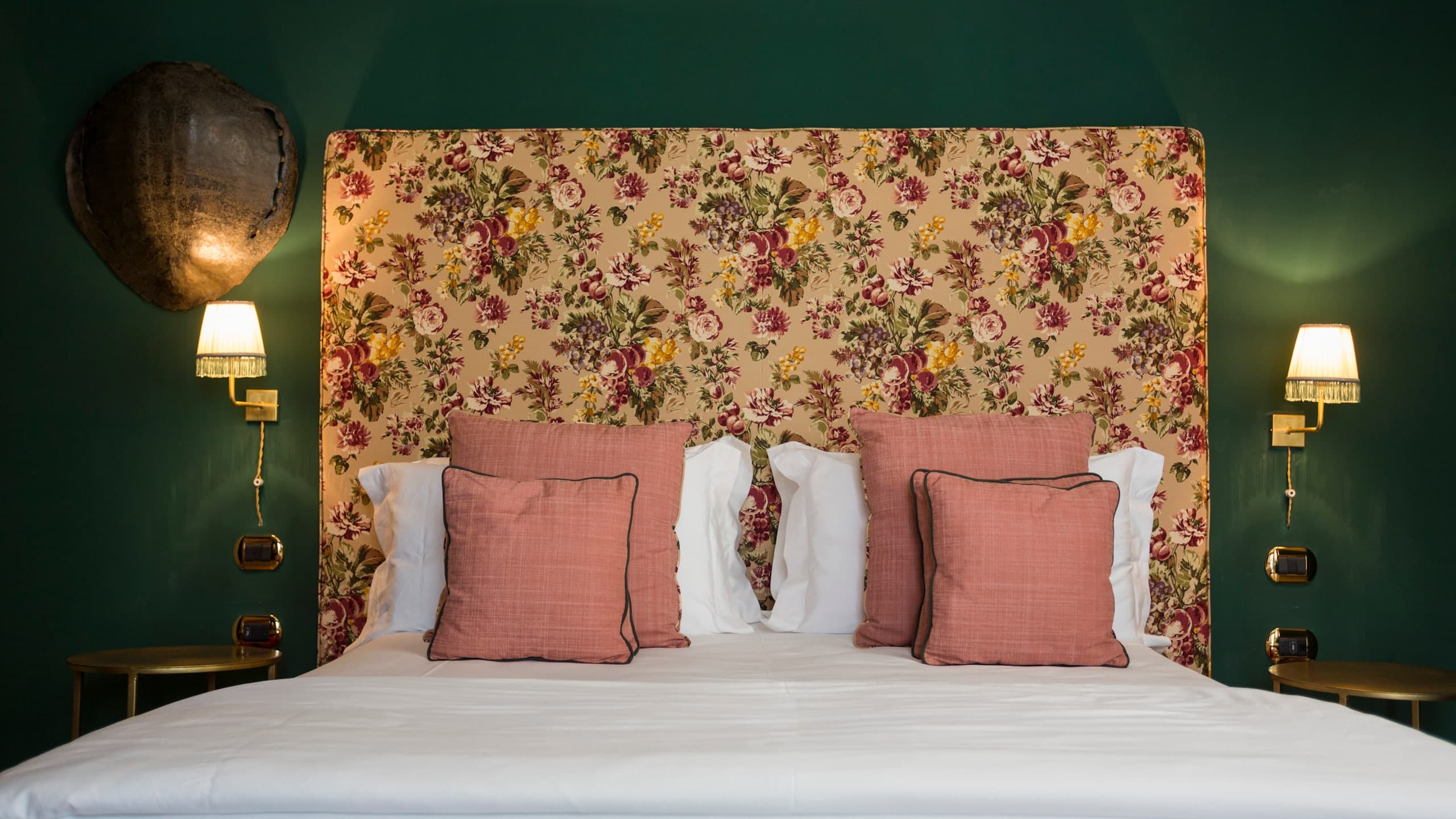 Deluxe Room - Image 1