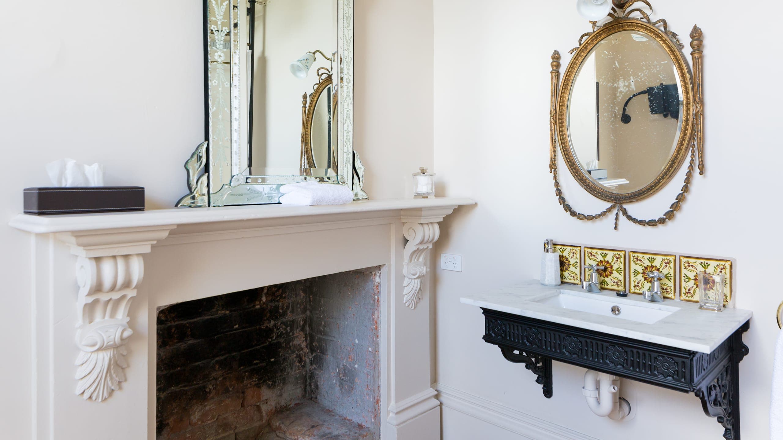 Mary Spode's Room - Image 4