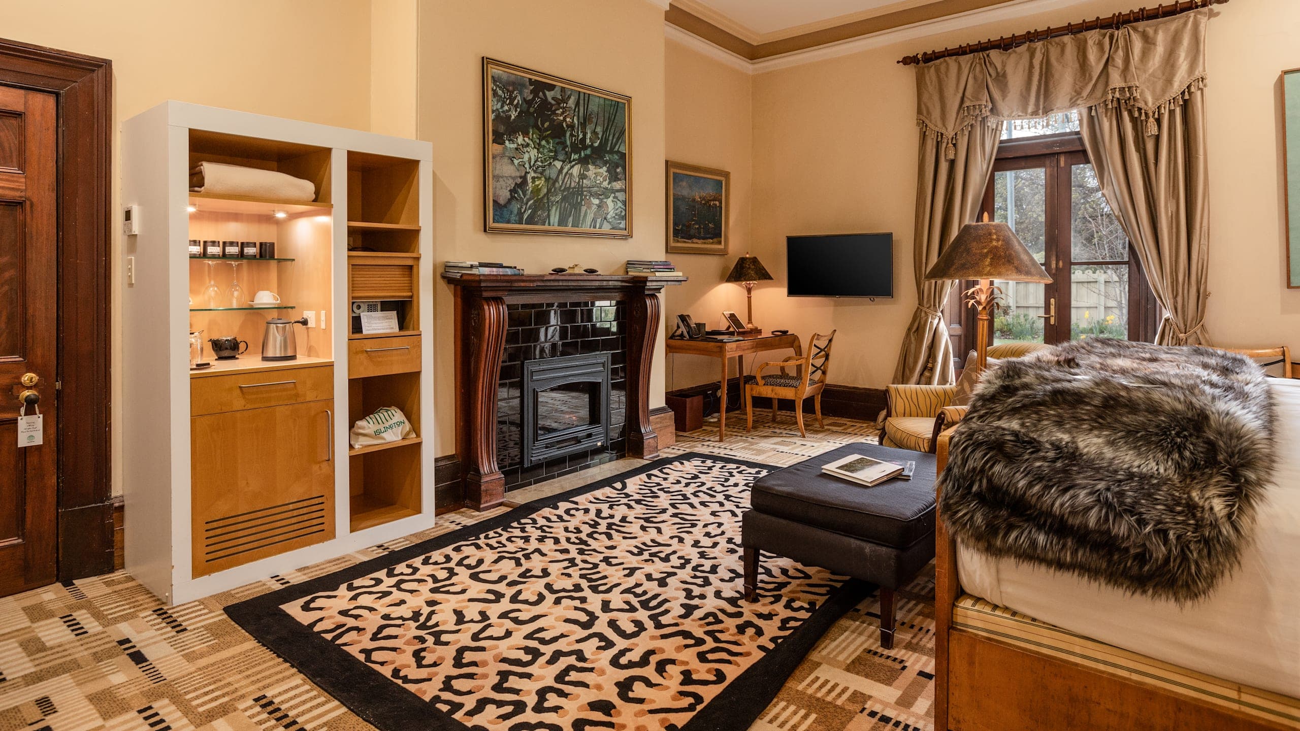 Signature Suite - Image 1