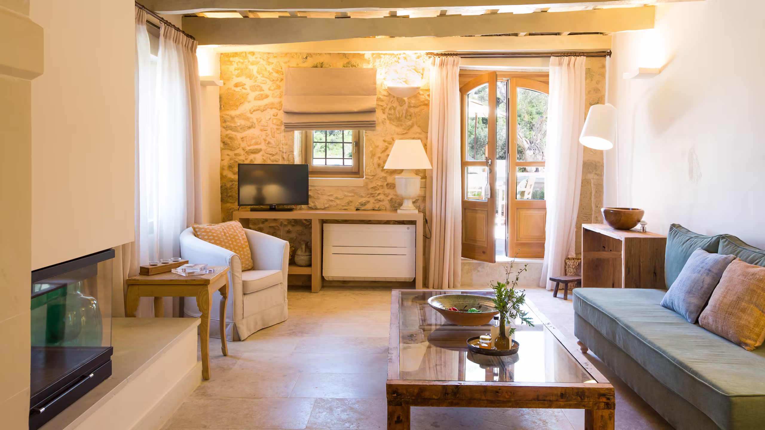 Stone House suite (Borealis) - Image 3