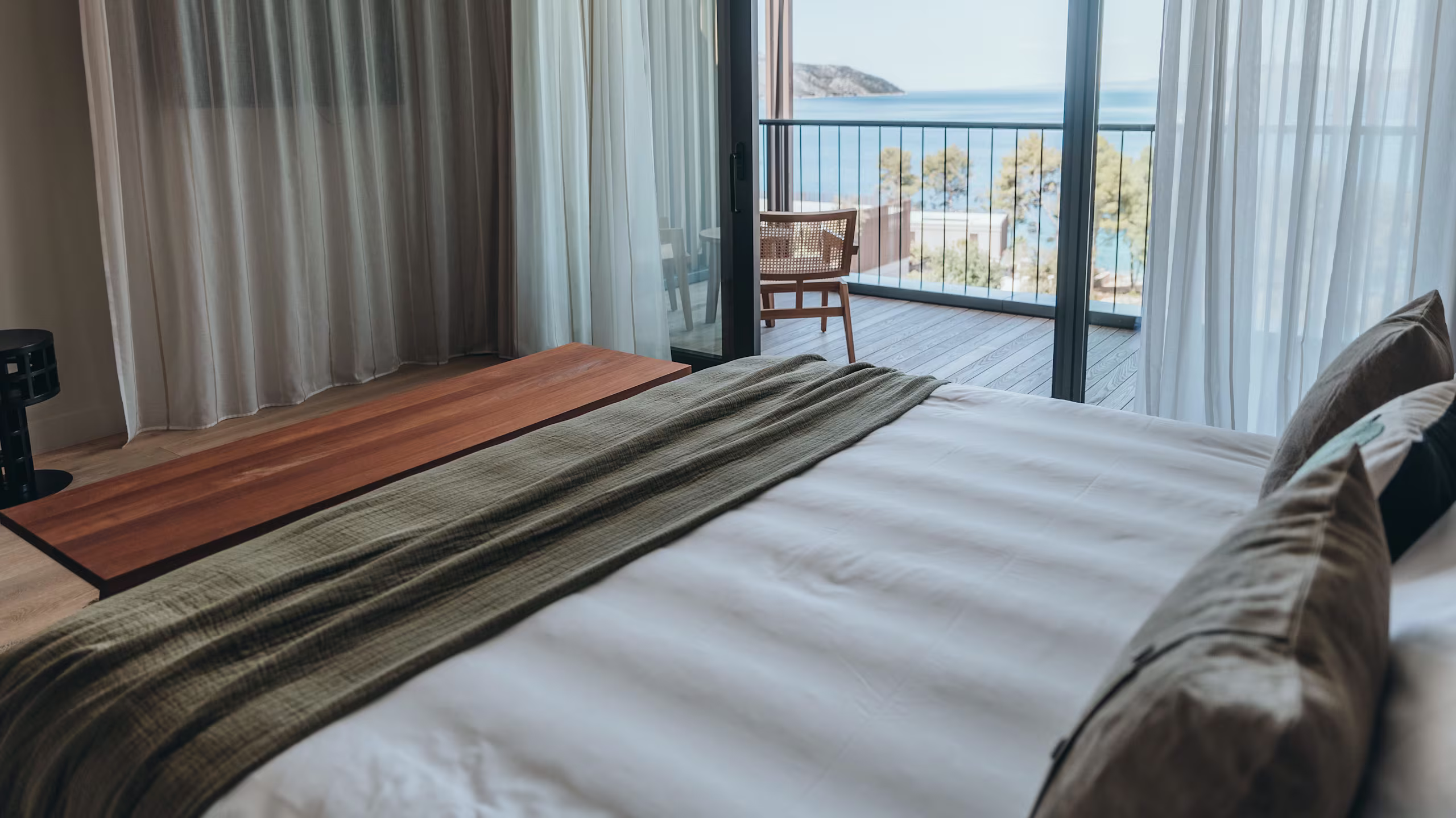 Panoramic Room - Image 13