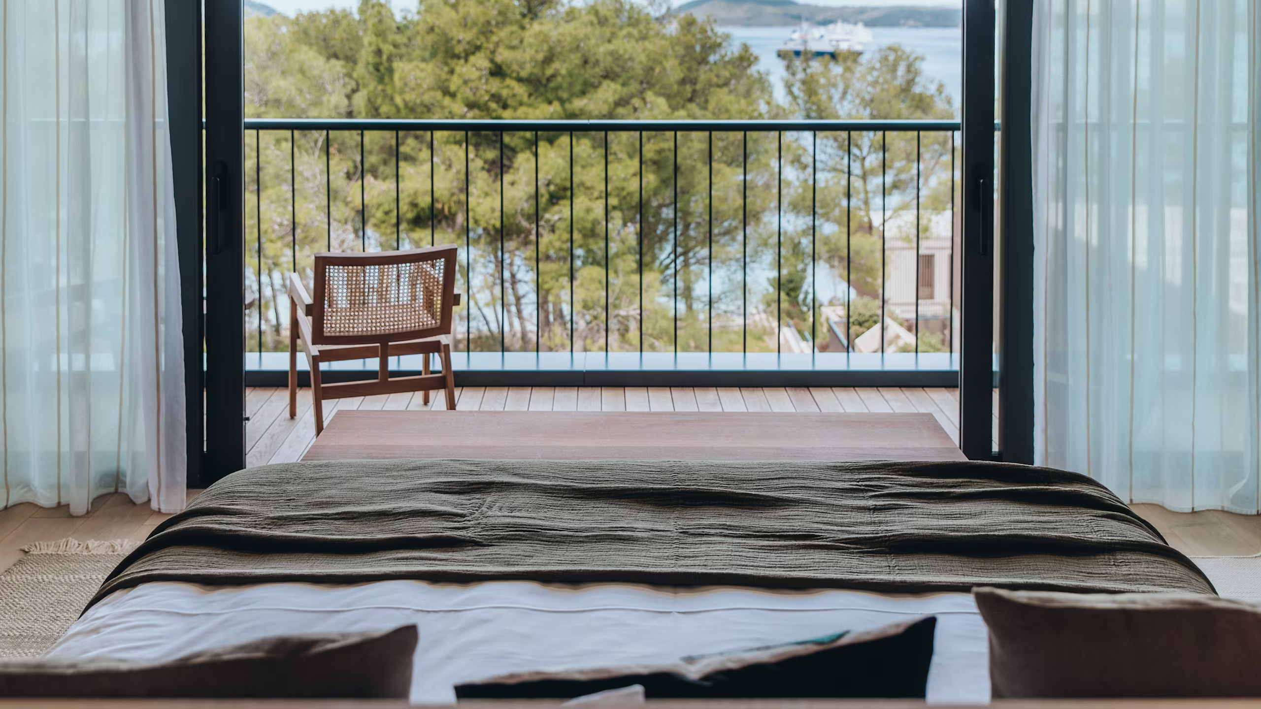 Panoramic Room - Image 3