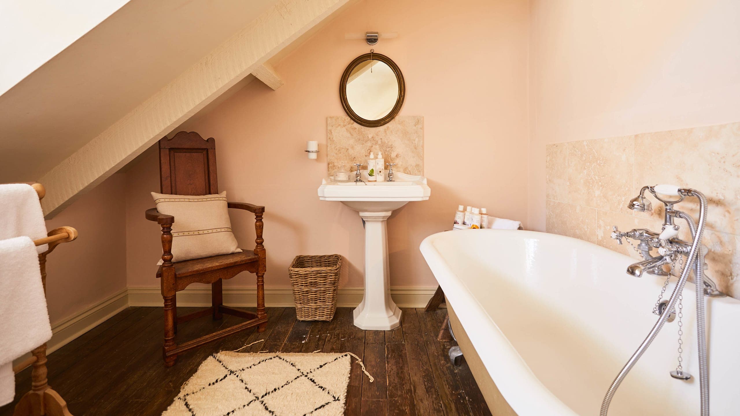 Lord Poulett Arms - Image 5