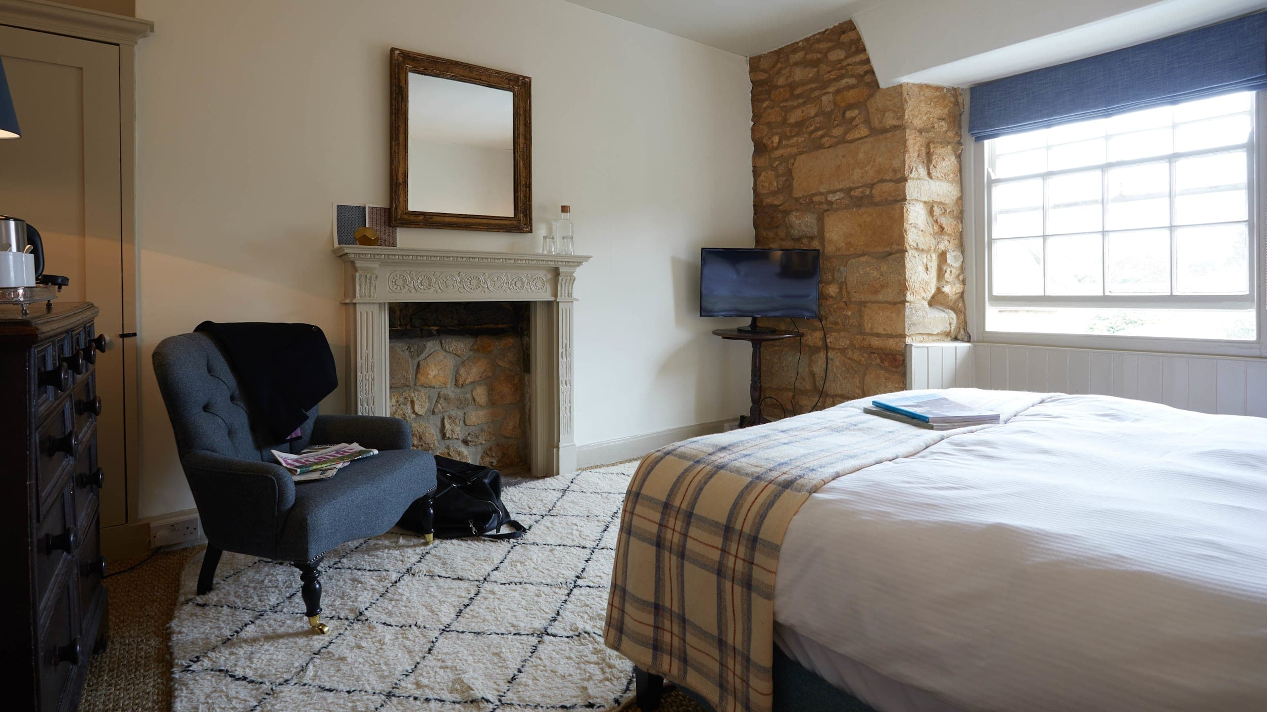 Lord Poulett Arms - Image 4