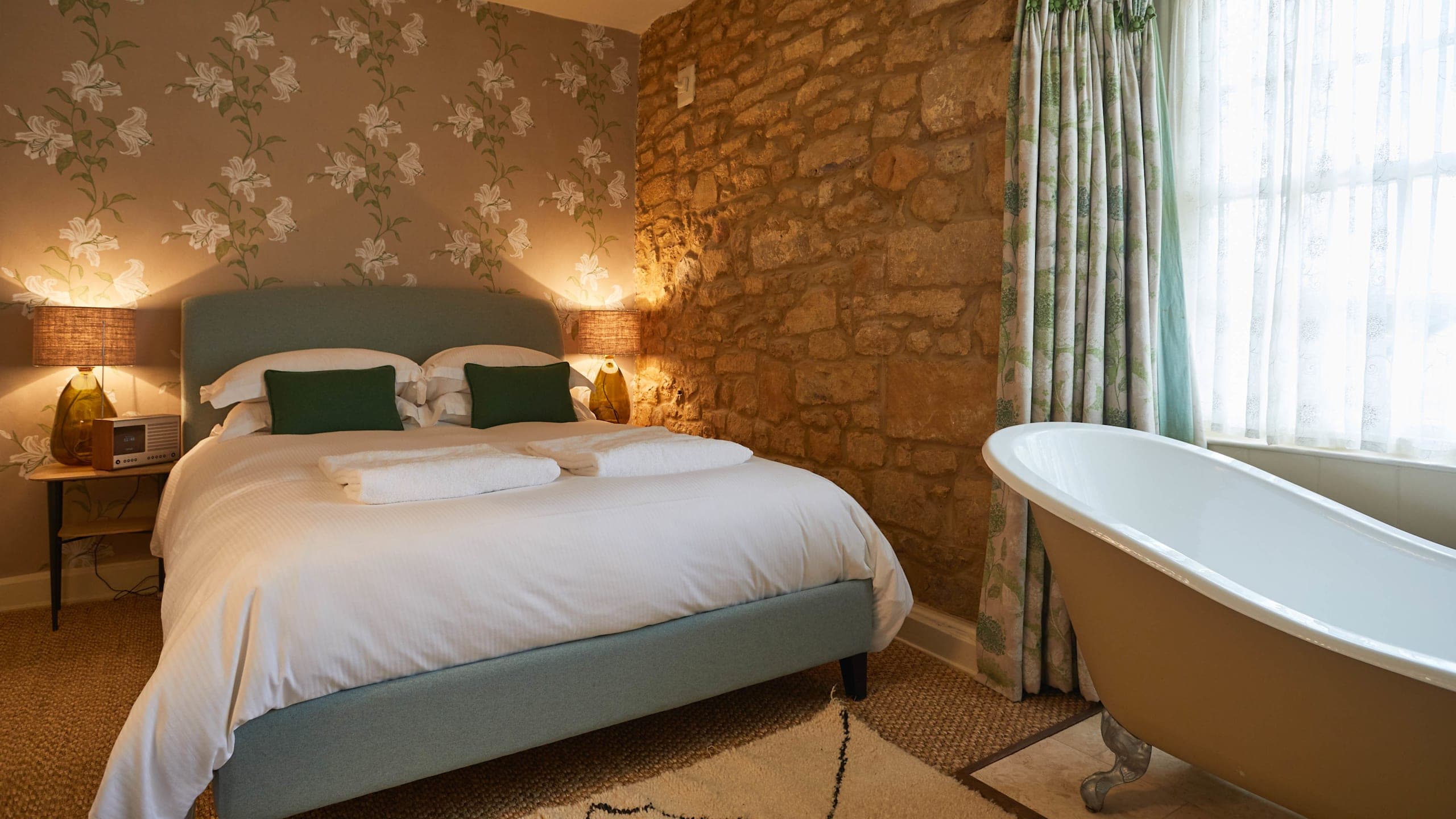 Lord Poulett Arms - Image 3