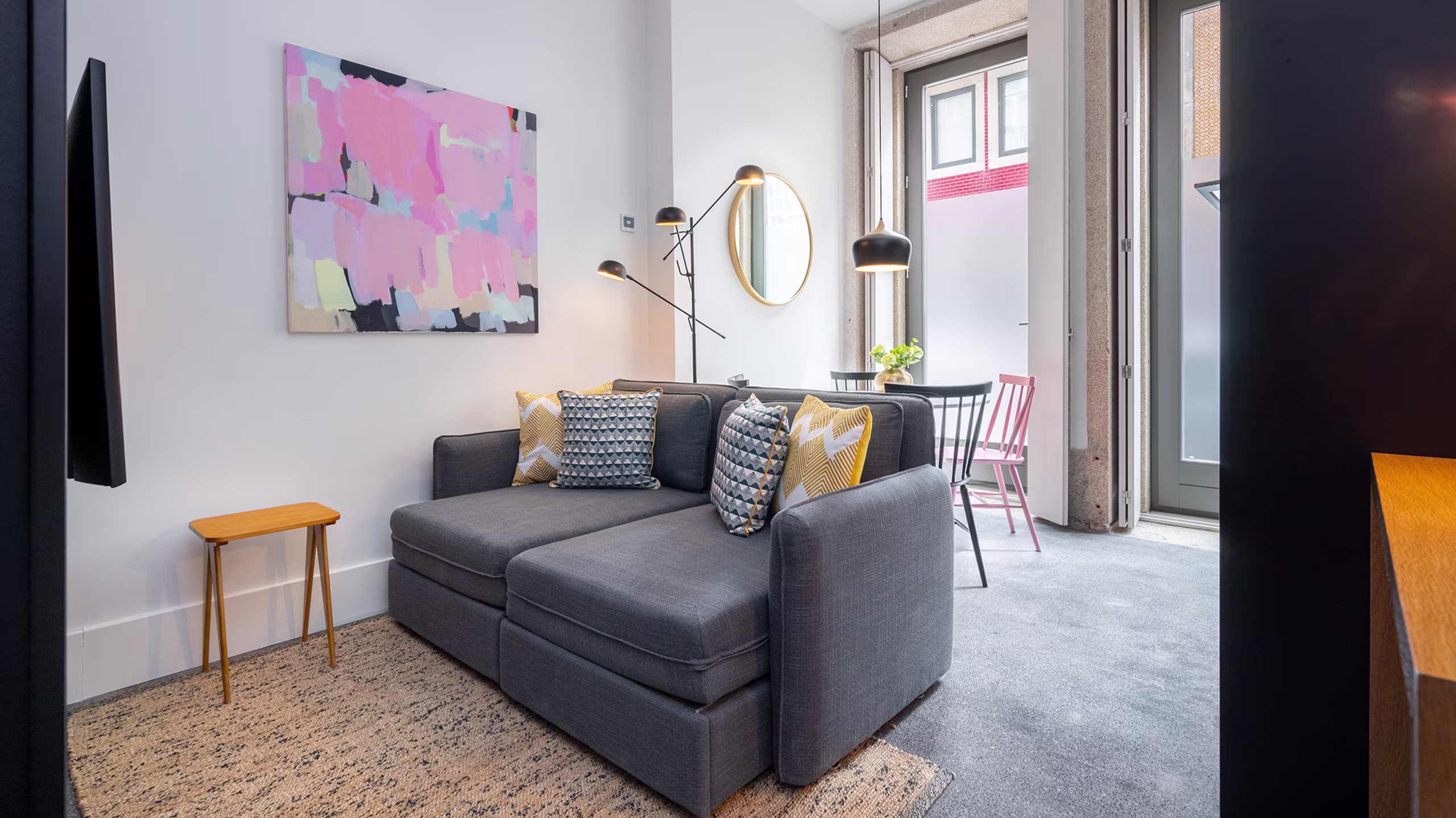 City Retreat Studio Apartment - Image 3