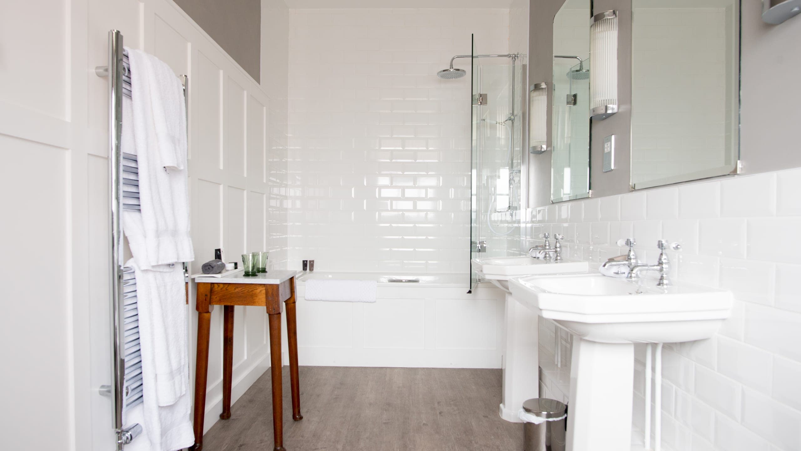 Fabulous Double Room - Image 4
