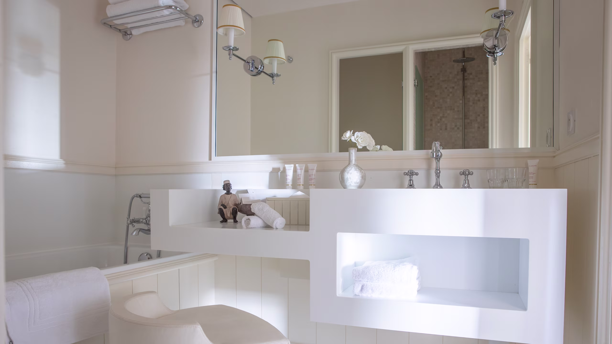 Premier Suite - Image 2