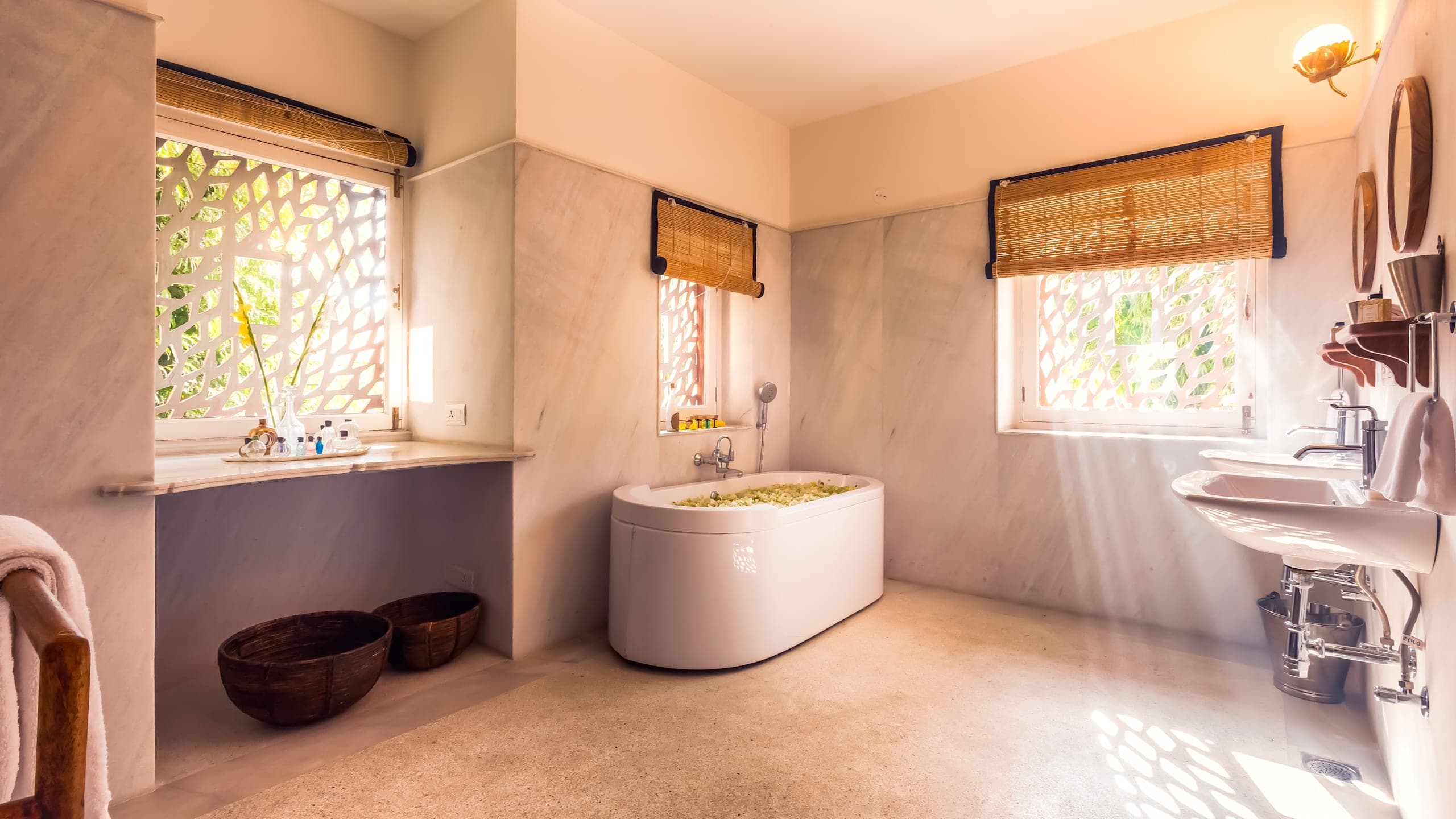 Suite - Moonstone - Image 2