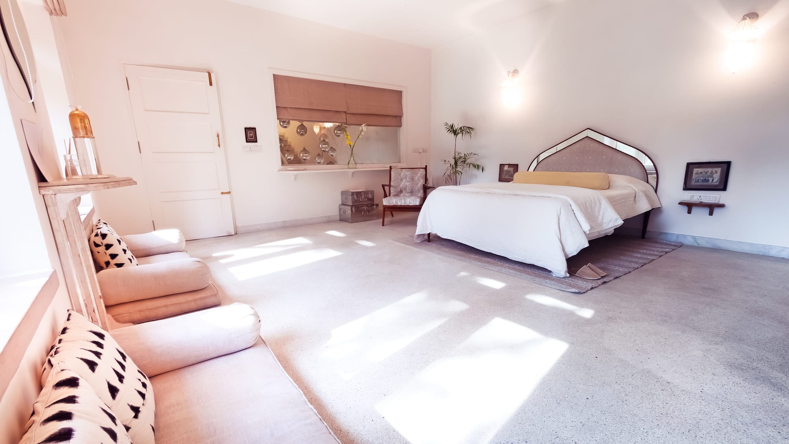 Suite - Moonstone - Image 1