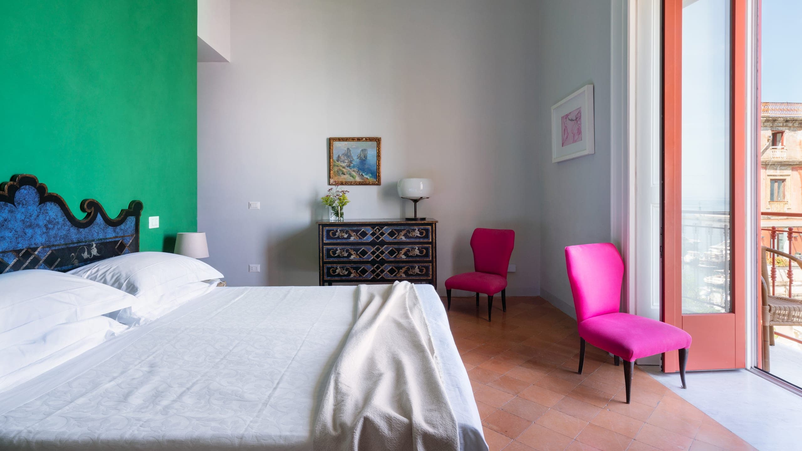 Deluxe Room With Balcony - Image 12