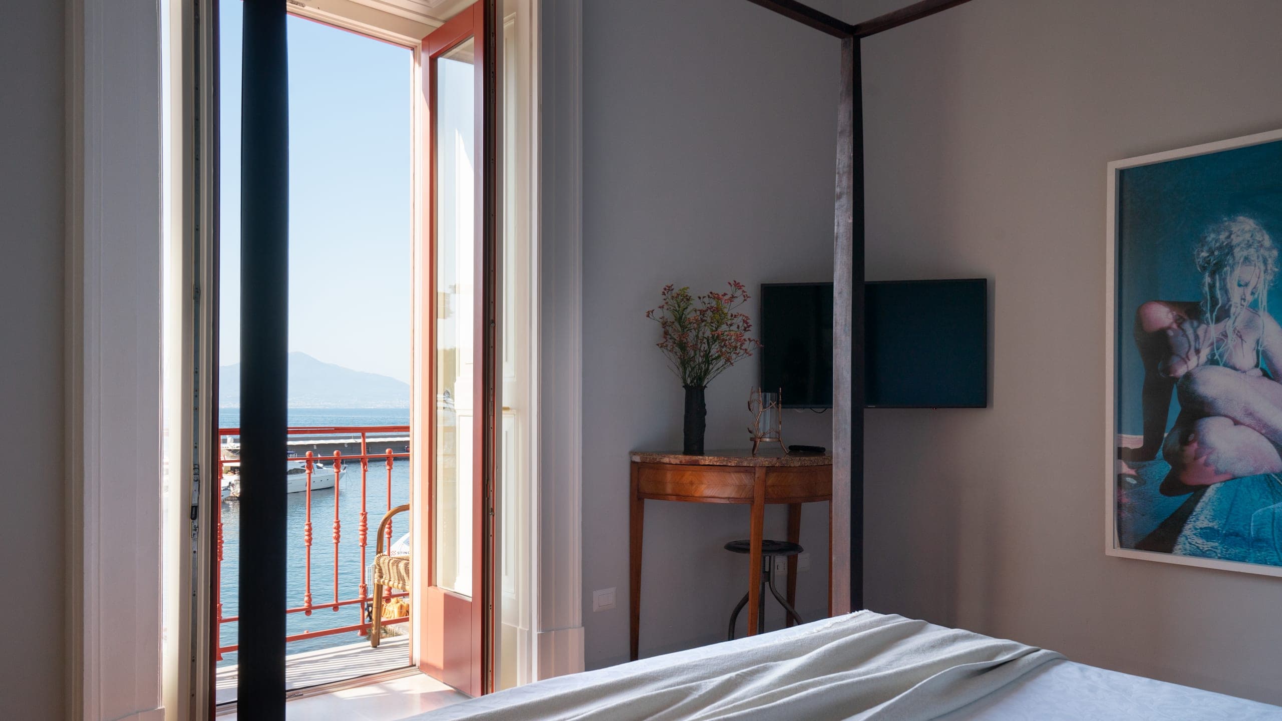 Deluxe Room With Balcony - Image 11