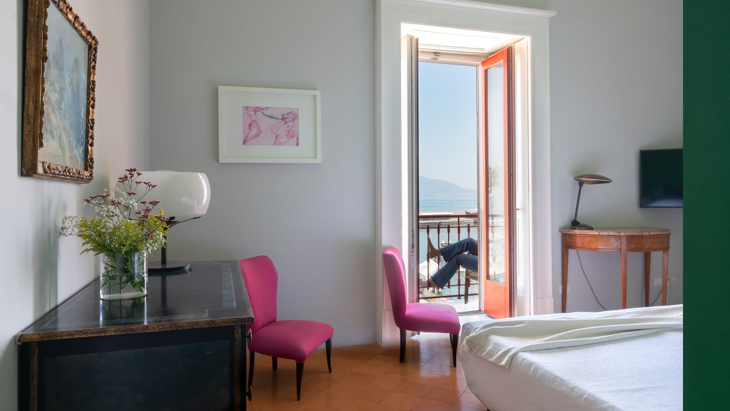 Deluxe Room With Balcony - Image 10