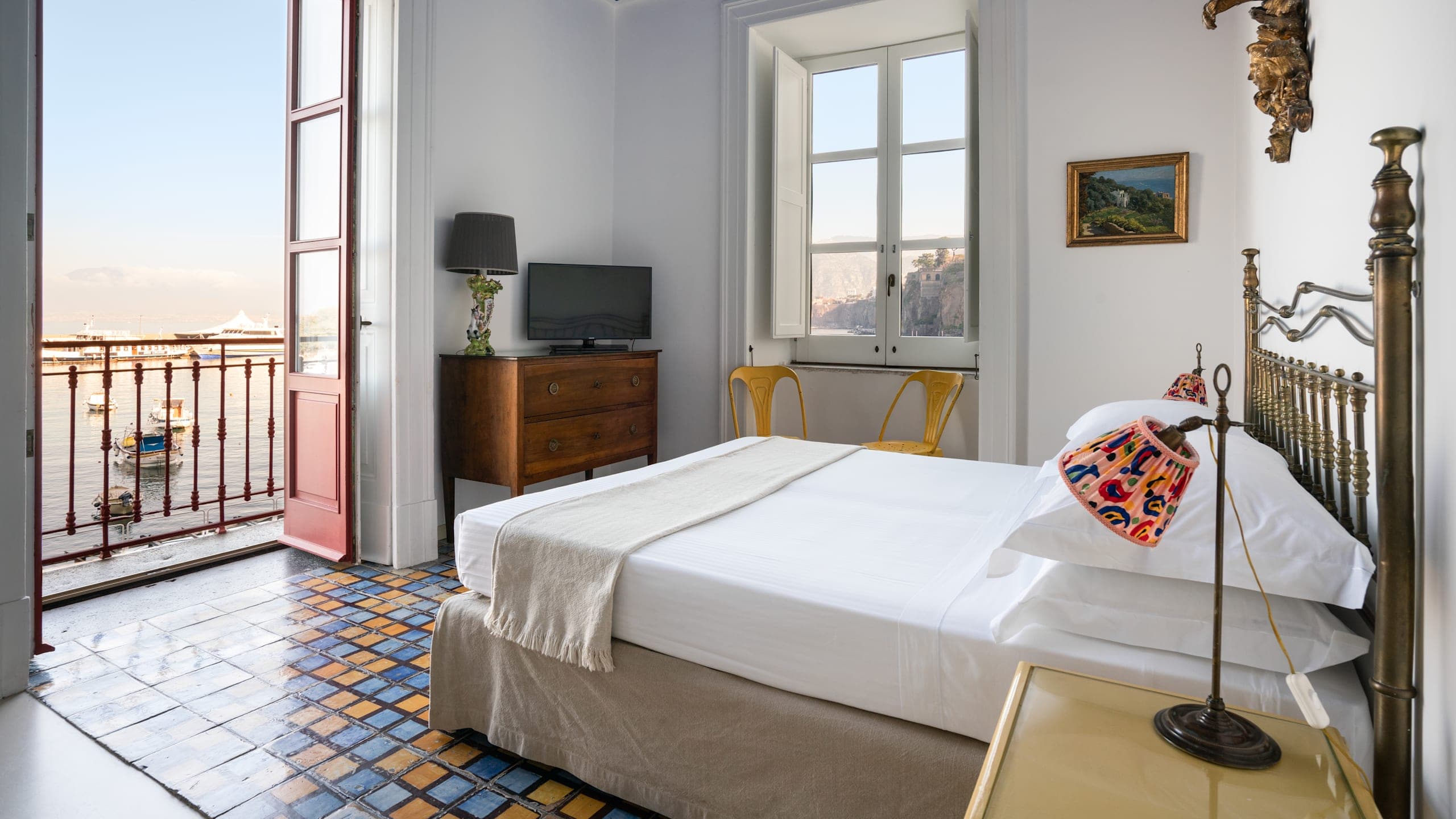 Deluxe Room With Balcony - Image 8