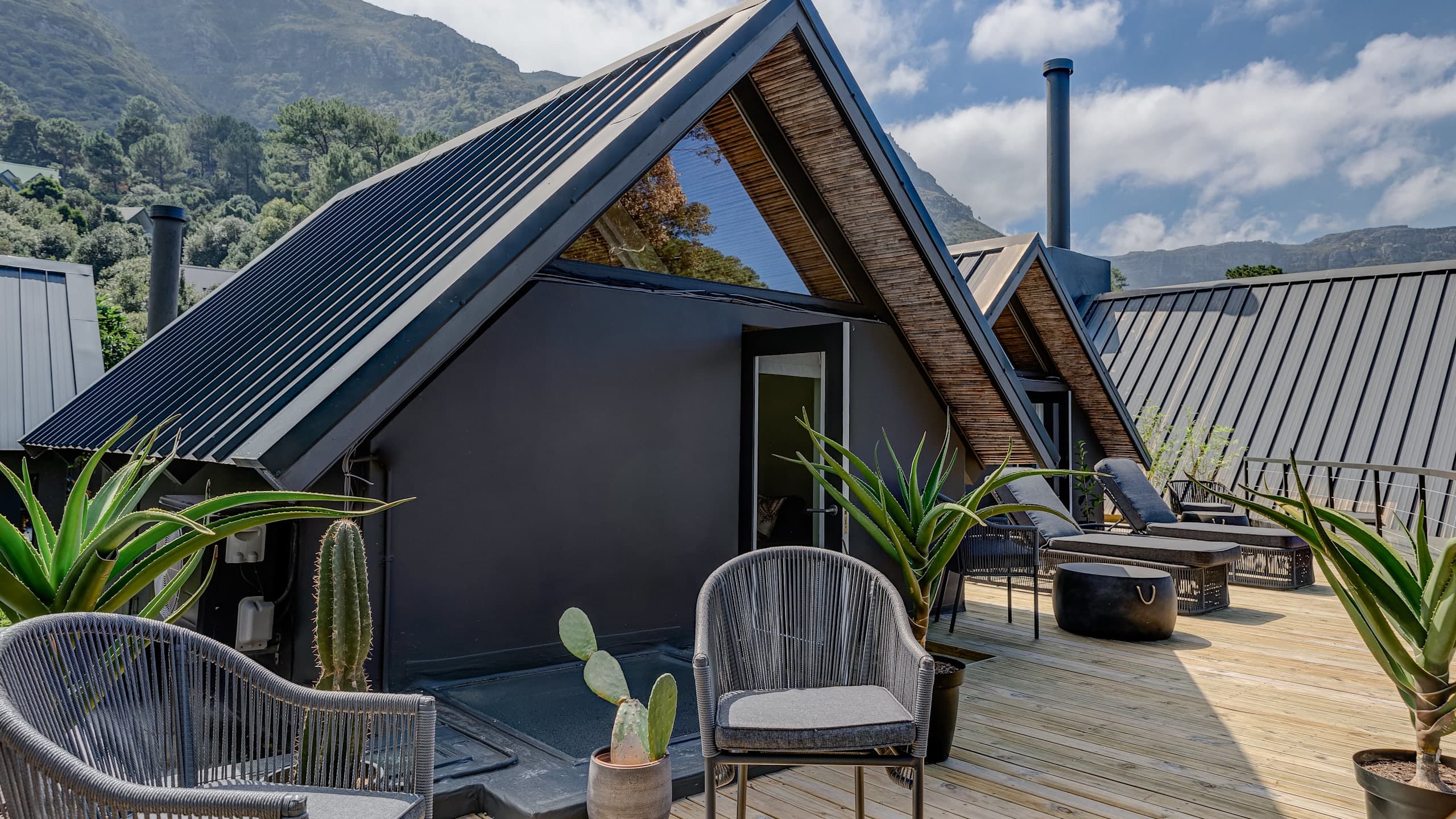 Deluxe Garden Room (Maison Noir) - Image 3