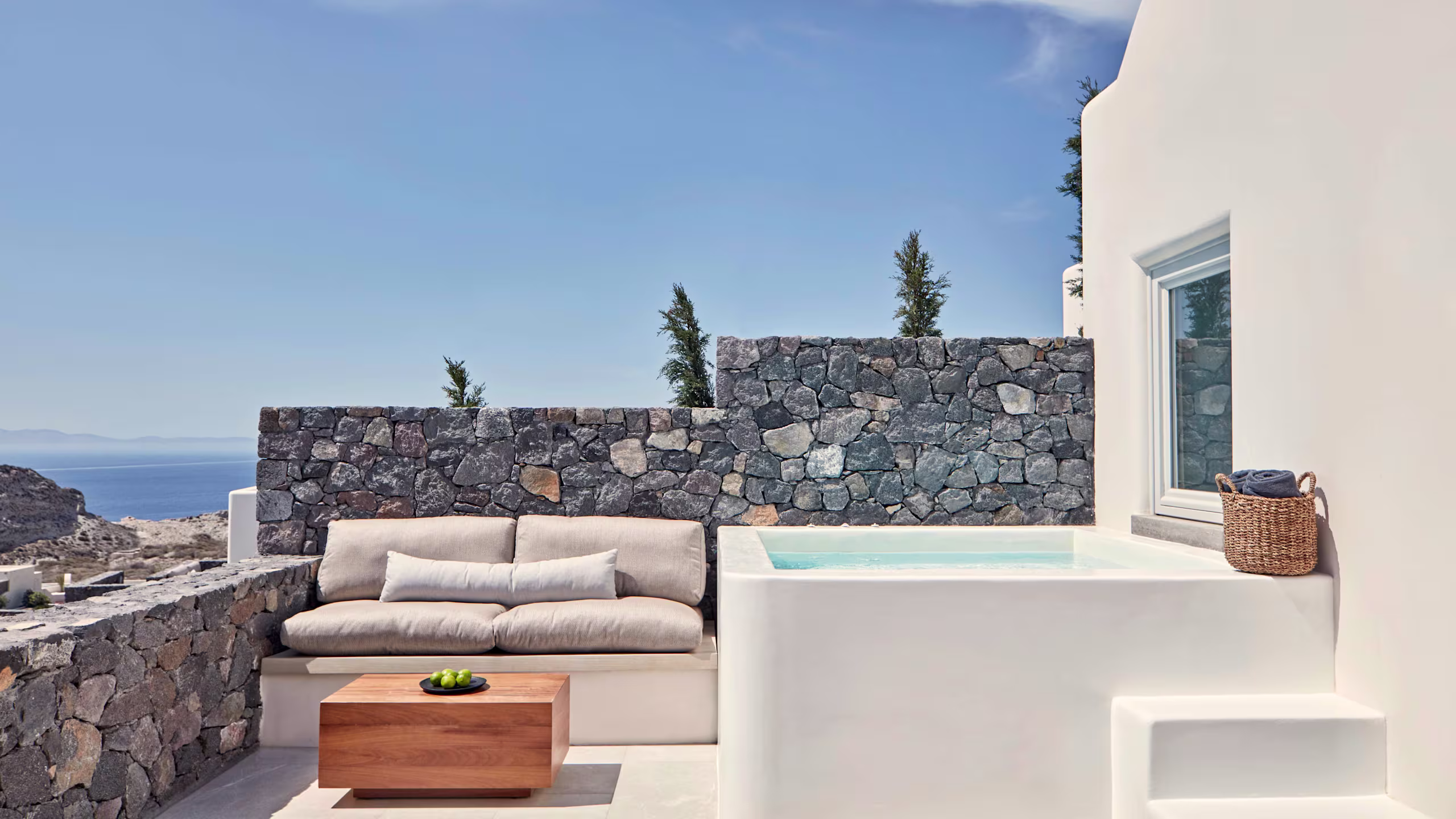 Honeymoon Suite with Plunge Pool - Image 8