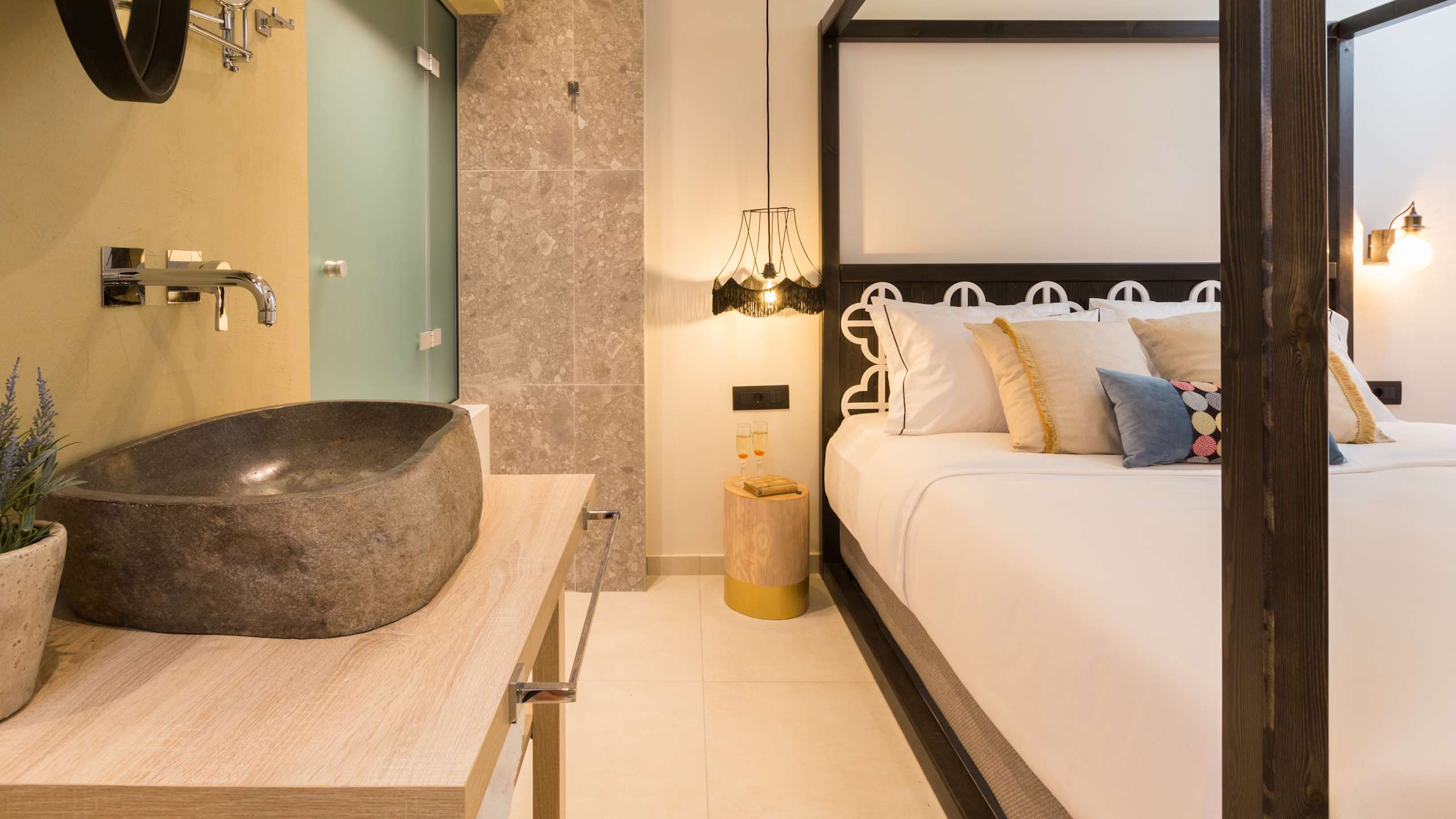 Ground floor Suite with Jacuzzi - Image 1