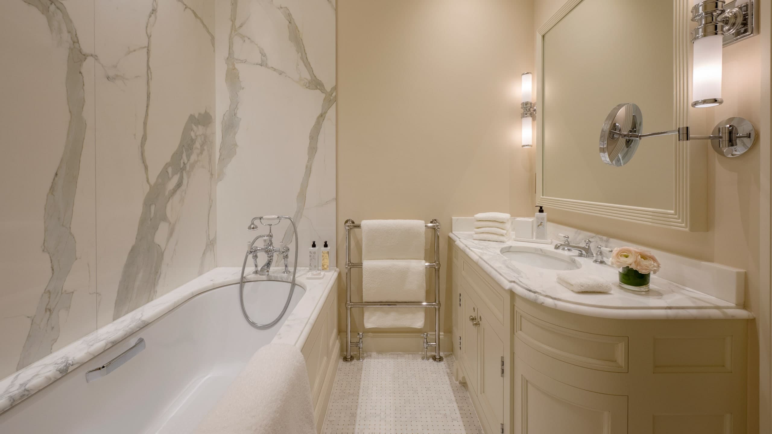 Garden Wing Suite - Image 3